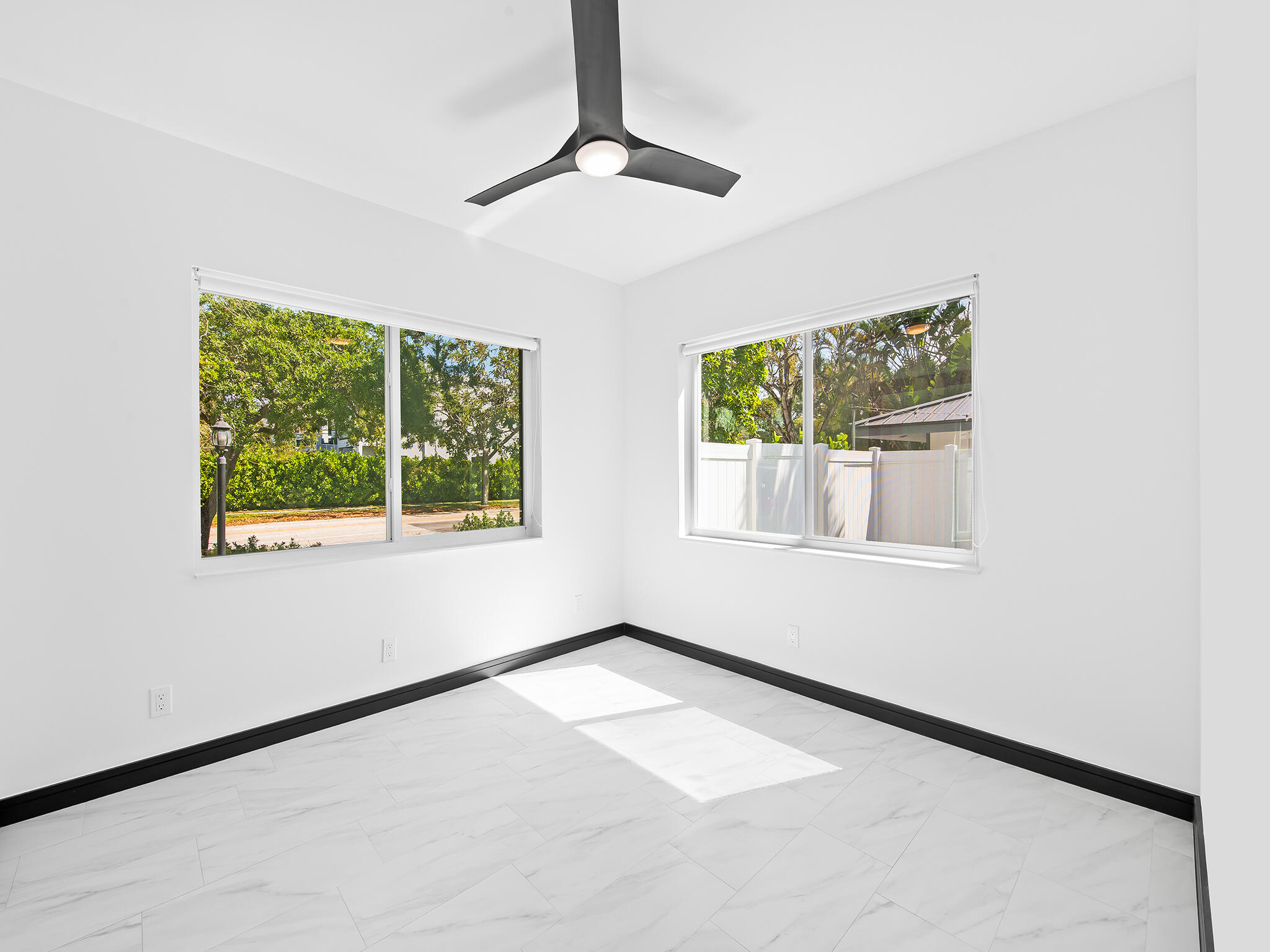 LAS OLAS PARK CORR PLAT - Residential Income