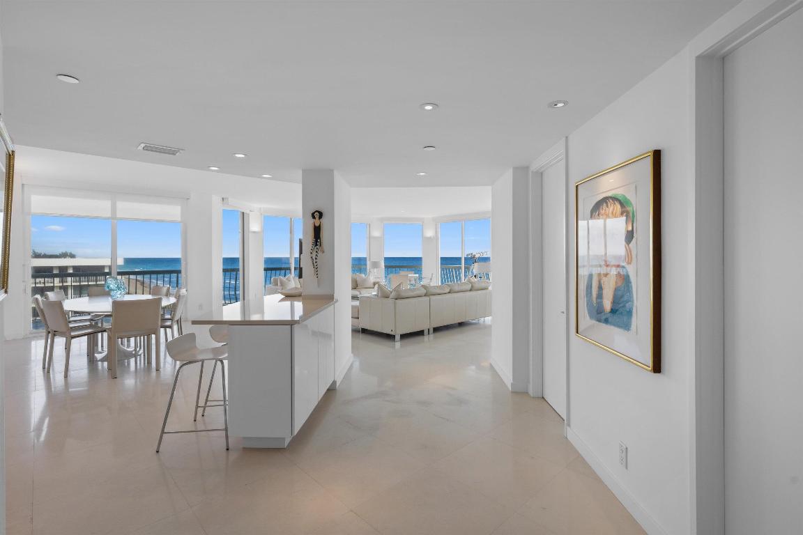 2100 COND AT SLOANS CURVE - Residential