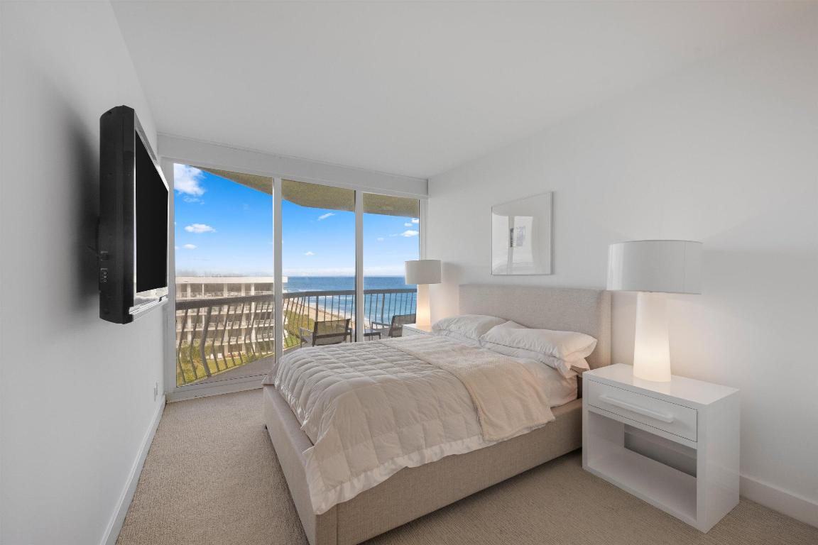 2100 COND AT SLOANS CURVE - Residential