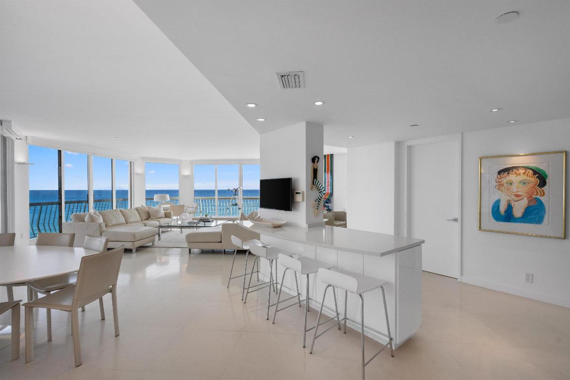 2100 COND AT SLOANS CURVE - Residential