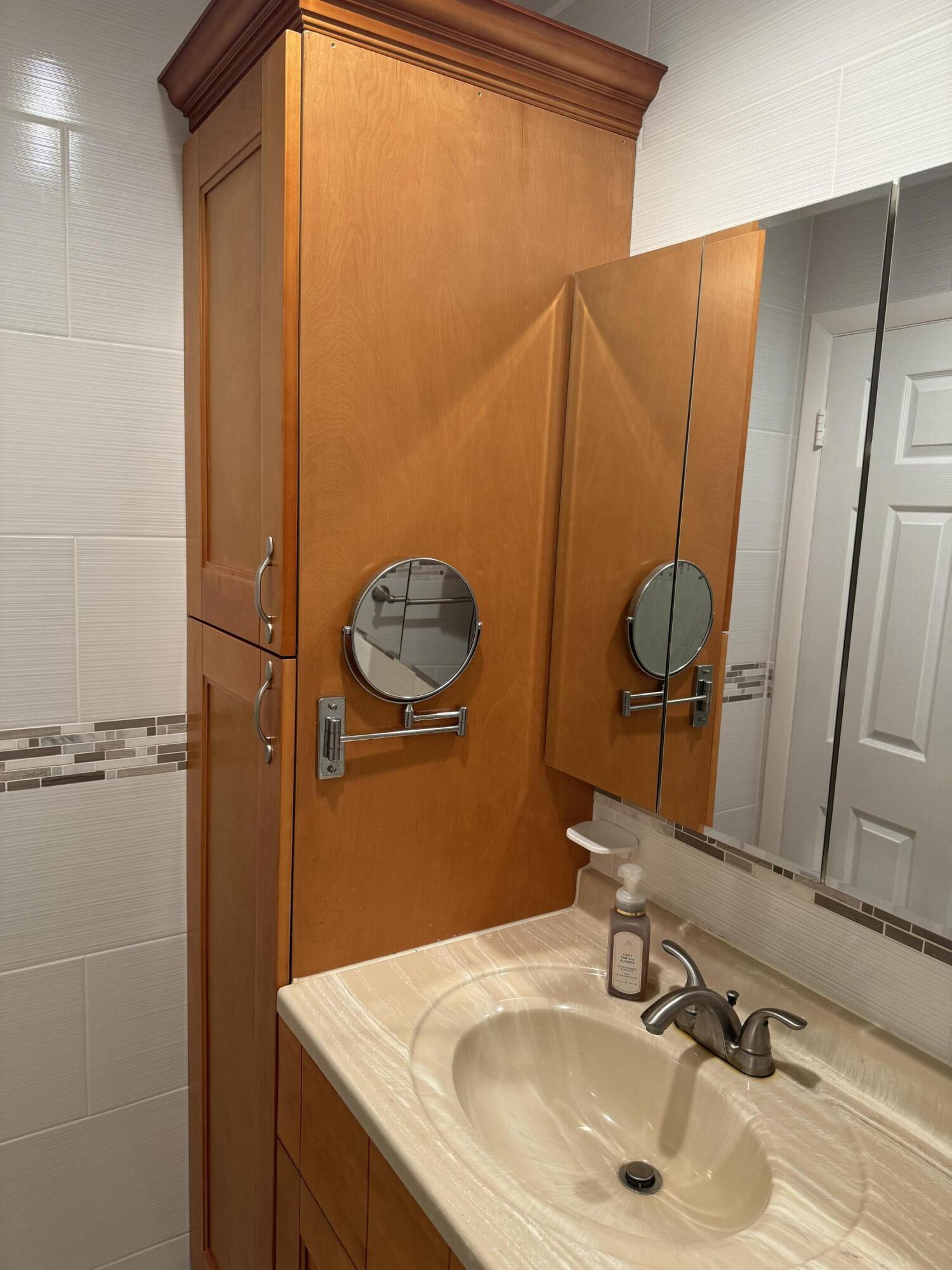 KINGS POINT BURGUNDY CONDOS - Residential