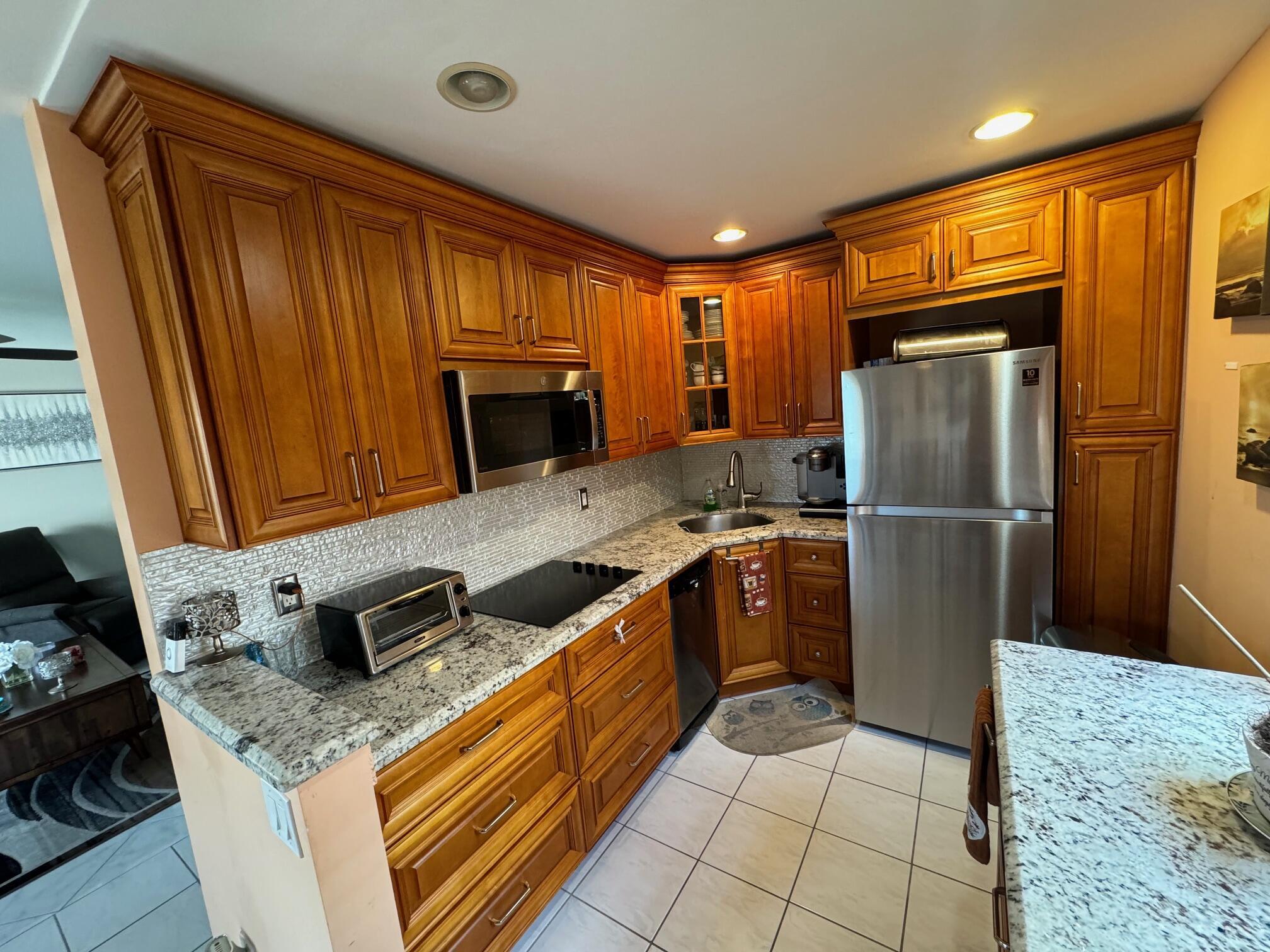 KINGS POINT BURGUNDY CONDOS - Residential