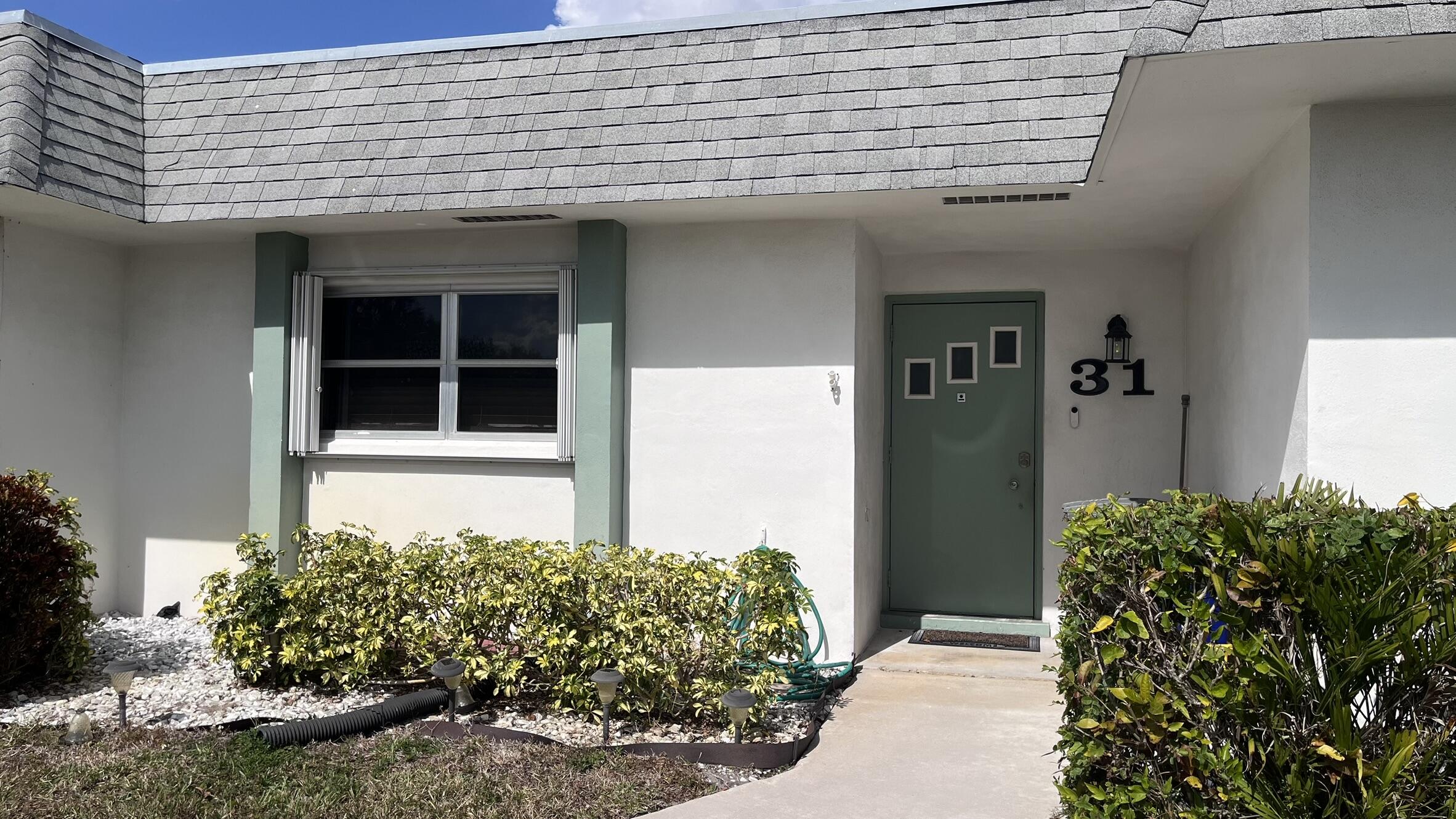 Charming villa with a screened patio—beautifully maintained 1-bedroom unit now available in Cresthaven. Features include a full-size washer and dryer in-unit, a spacious bedroom with a walk-in closet, and storm shutters for added protection. Enjoy the convenience of being within walking distance to the clubhouse, tennis courts, and dog park. HOA dues include water, sewer, basic cable, outer building insurance, roof repair and replacement, landscaping and maintenance of common areas. Furniture is negotiable. Will not last!