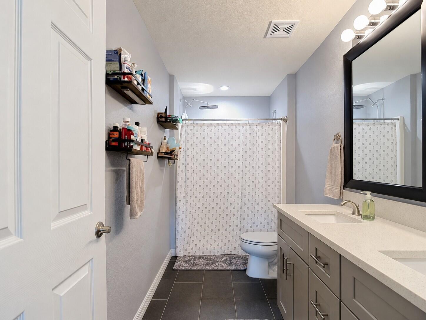 PT LABELLE UNIT 3 - Residential