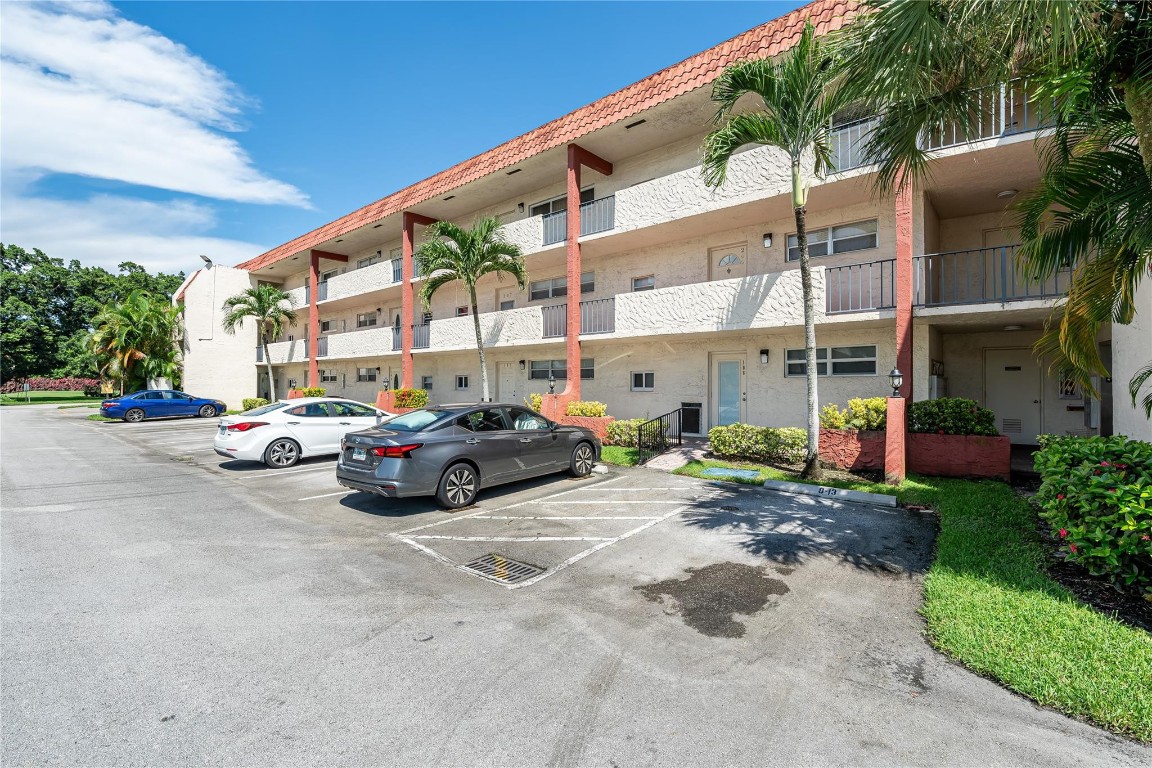 Hollybrook Golf & Tennis - Residential