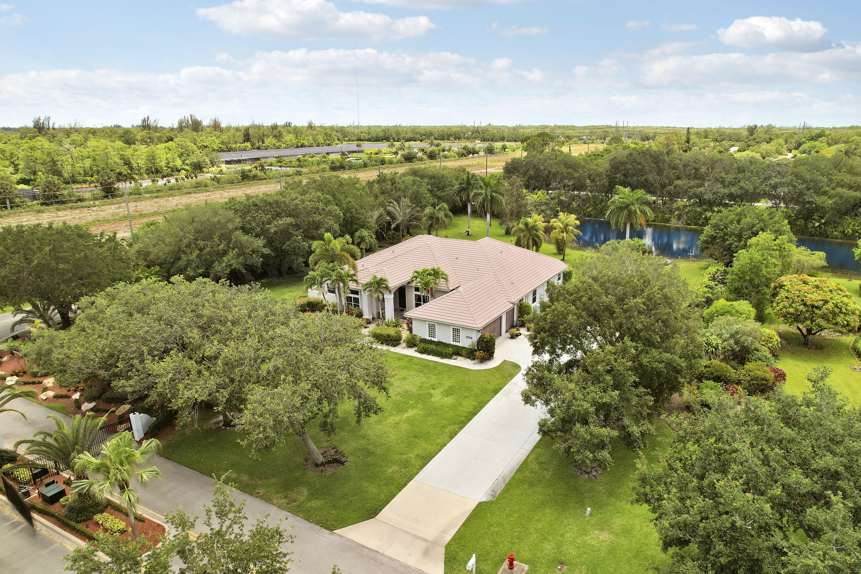 LOXAHATCHEE LAKES - Residential