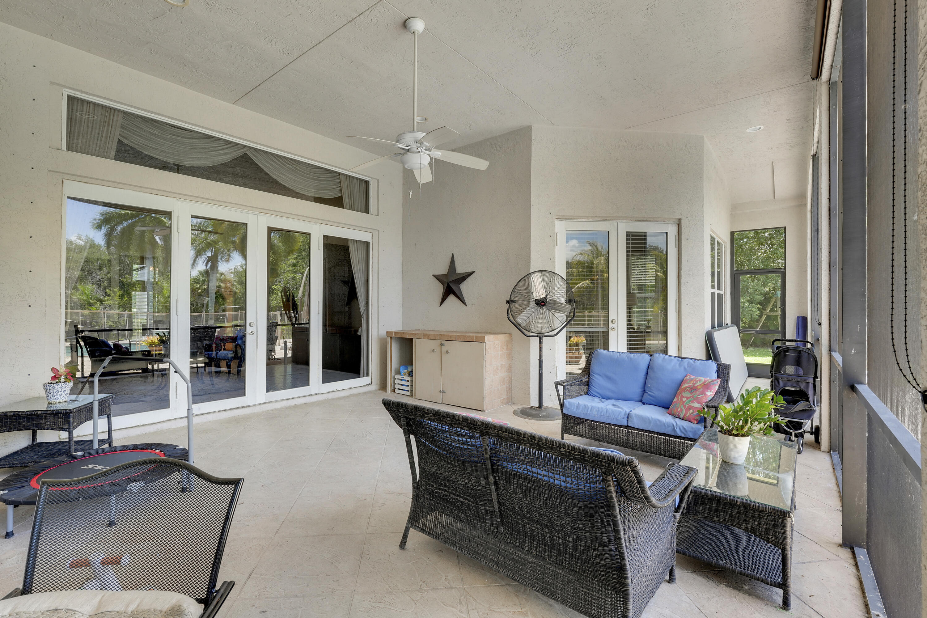 LOXAHATCHEE LAKES - Residential
