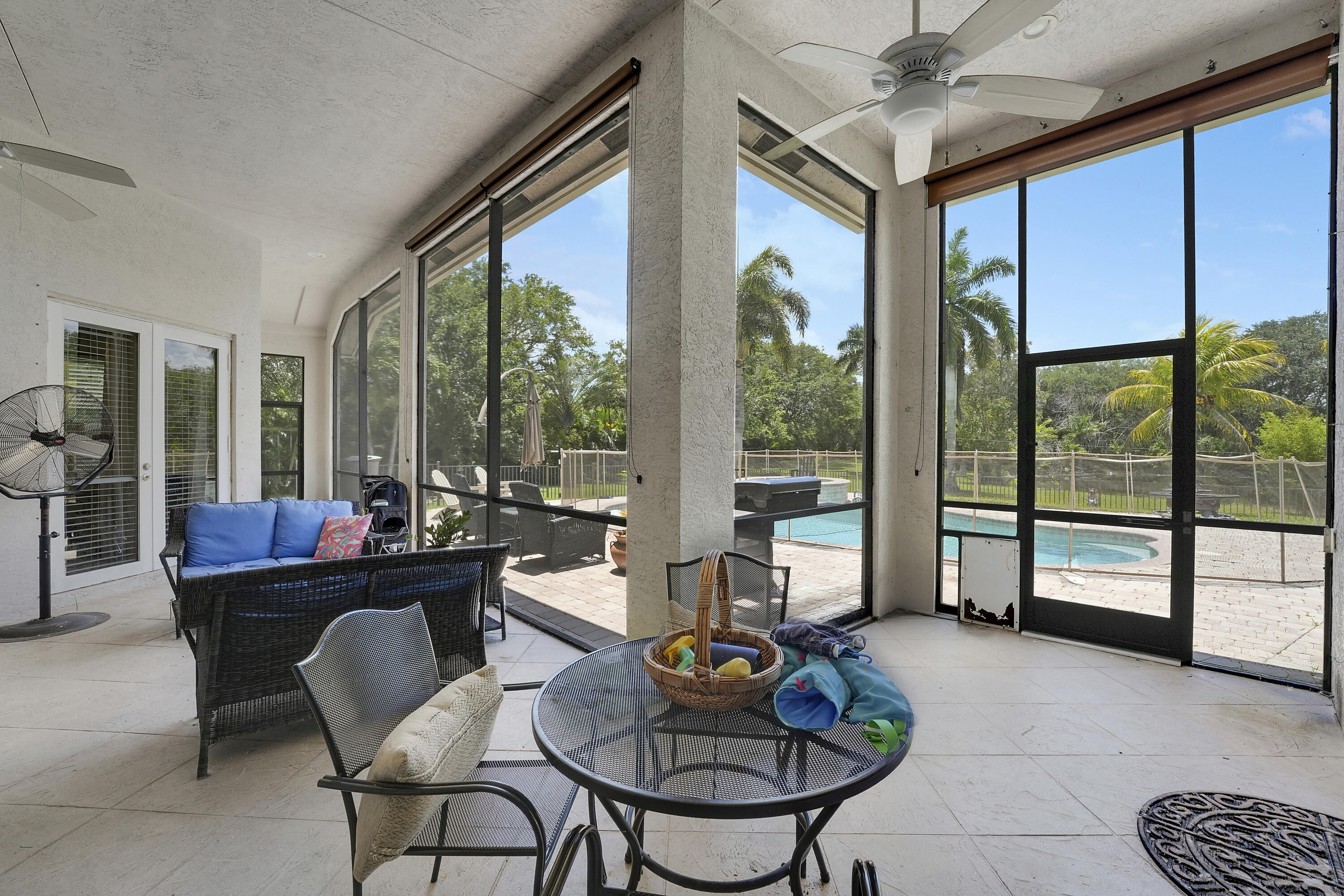 LOXAHATCHEE LAKES - Residential