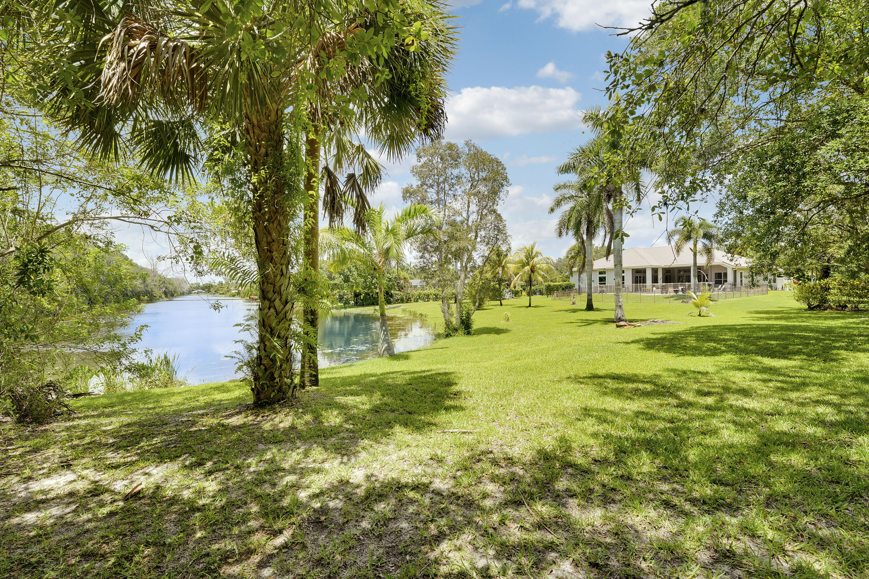 LOXAHATCHEE LAKES - Residential