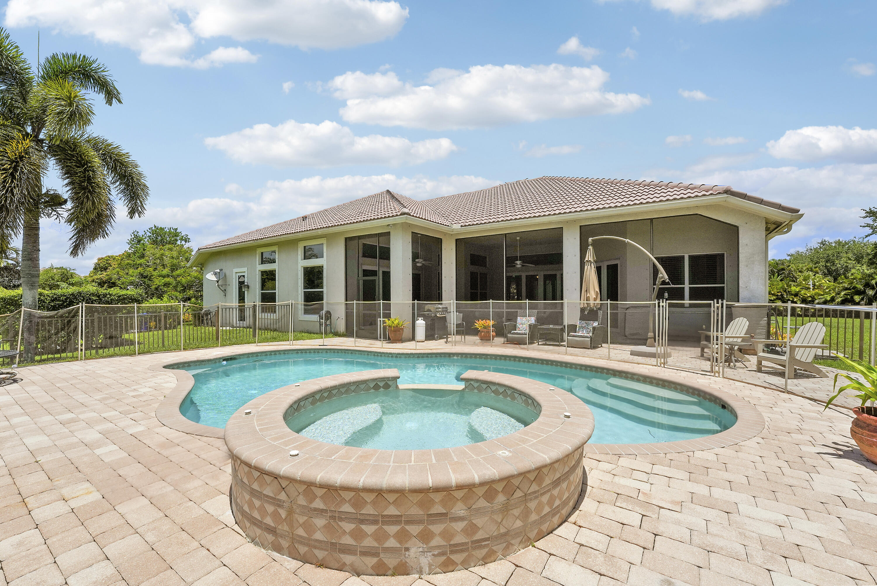 LOXAHATCHEE LAKES - Residential