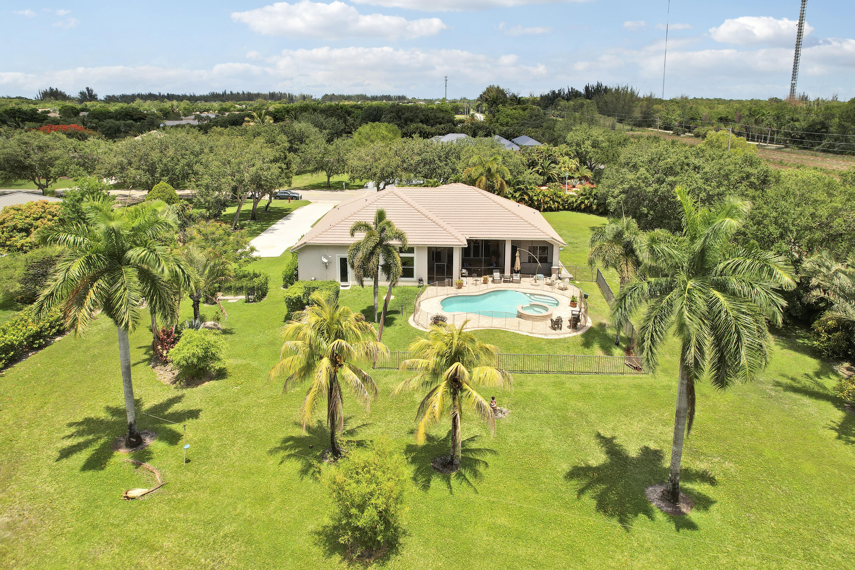 LOXAHATCHEE LAKES - Residential