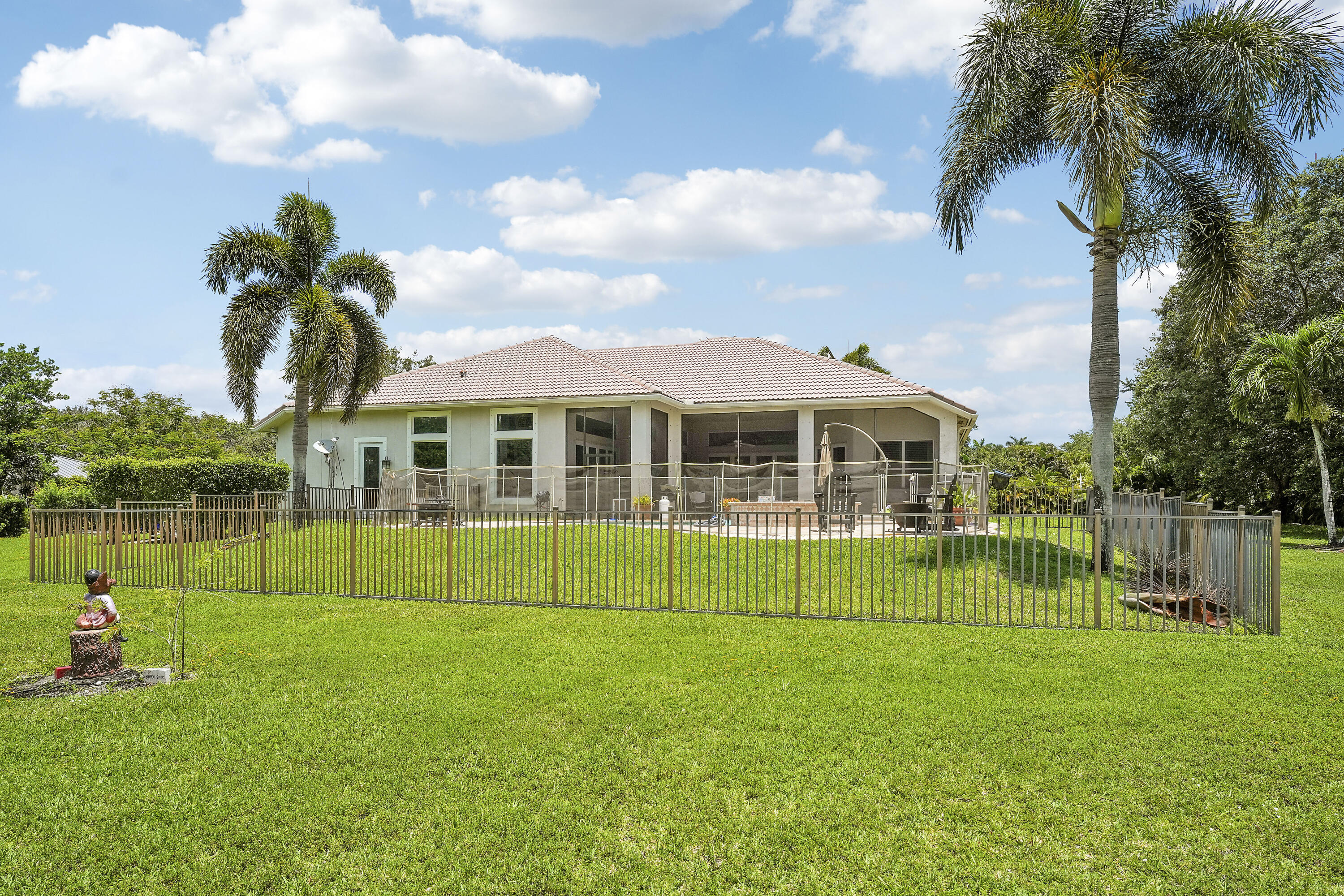 LOXAHATCHEE LAKES - Residential