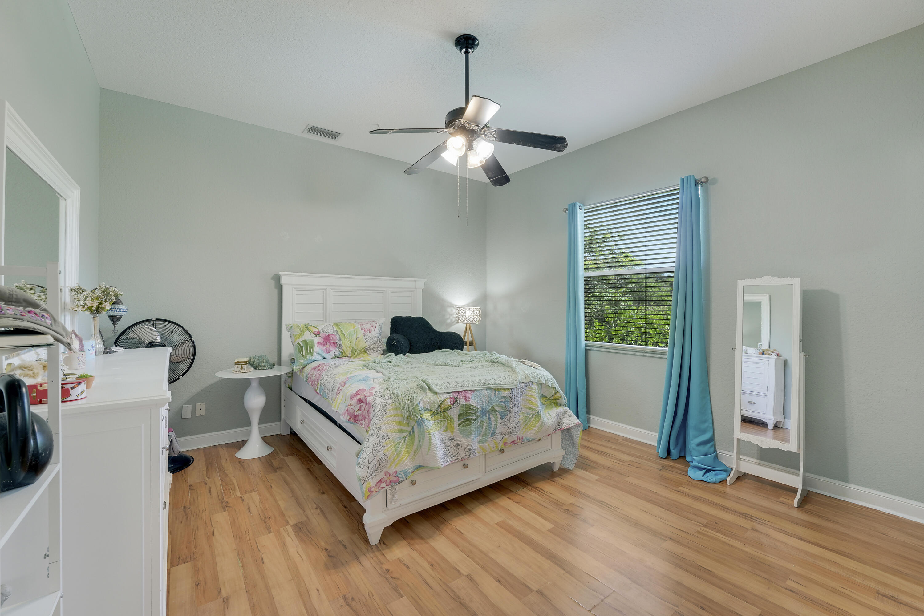 LOXAHATCHEE LAKES - Residential