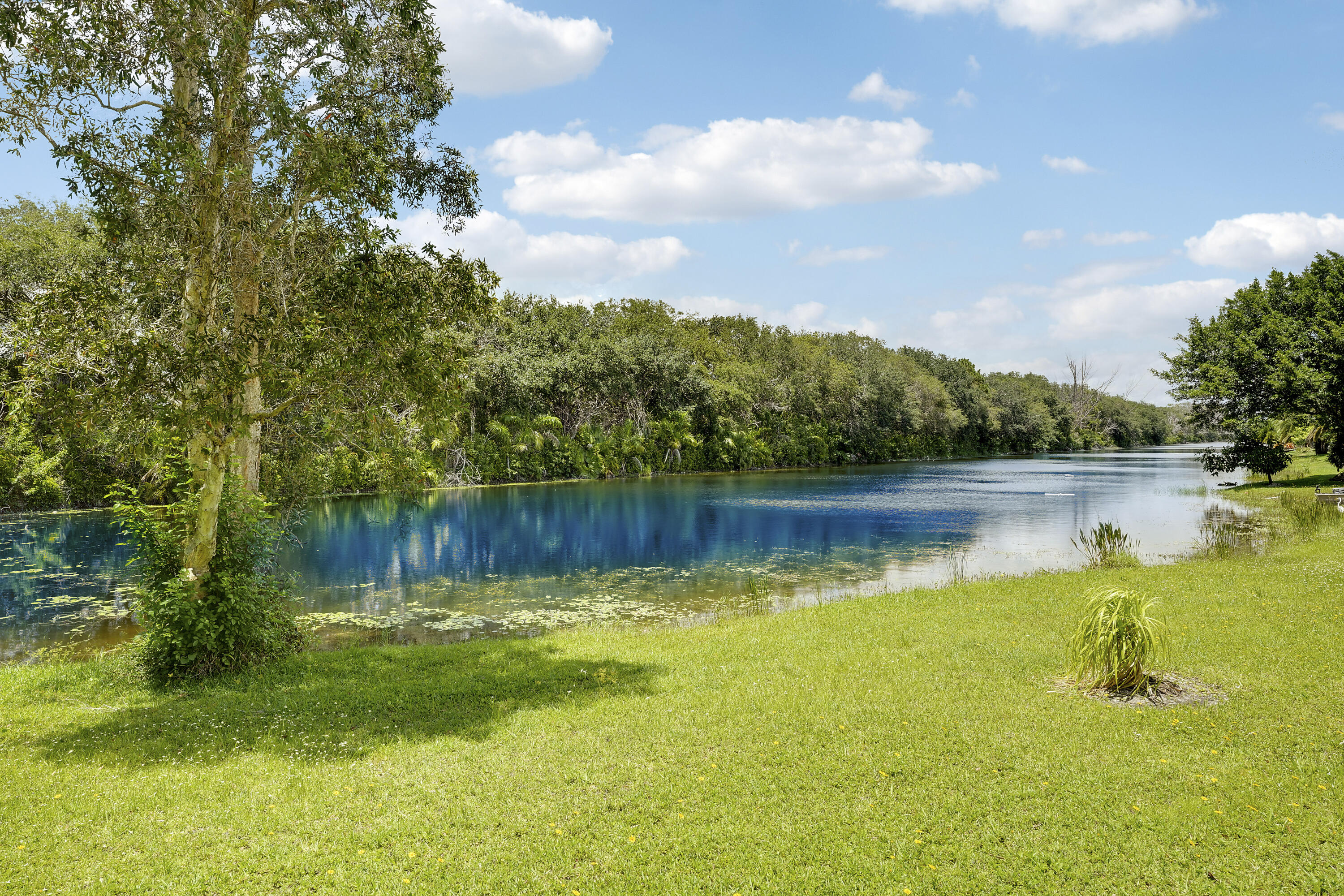 LOXAHATCHEE LAKES - Residential
