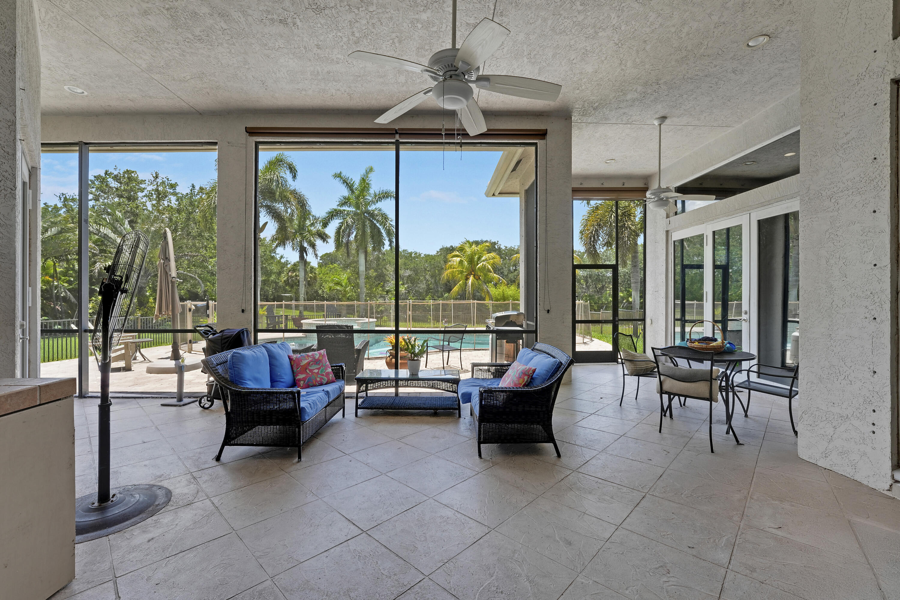 LOXAHATCHEE LAKES - Residential