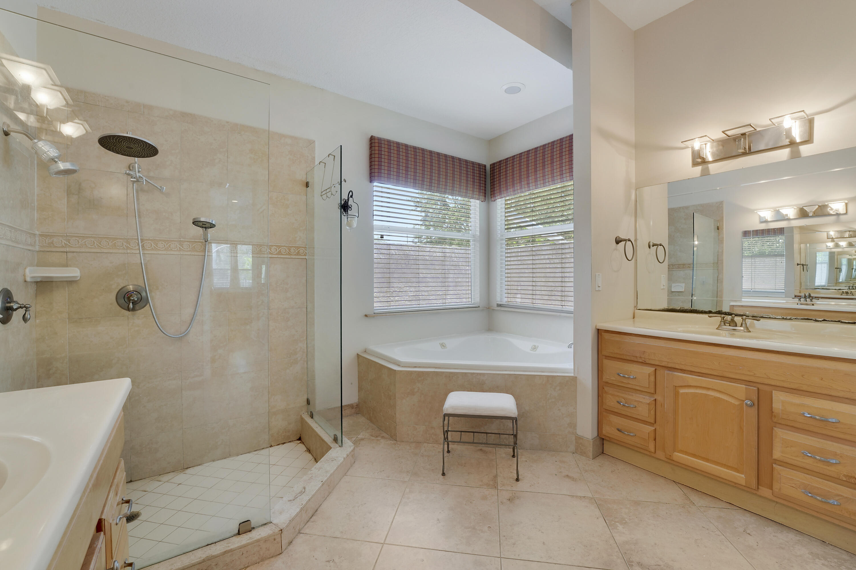 LOXAHATCHEE LAKES - Residential