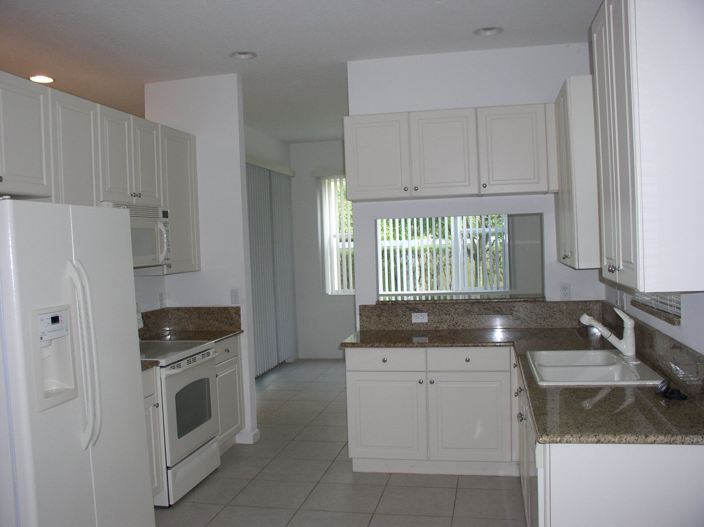 THIRD REPLAT OF PORTOFINO ISLES - Residential