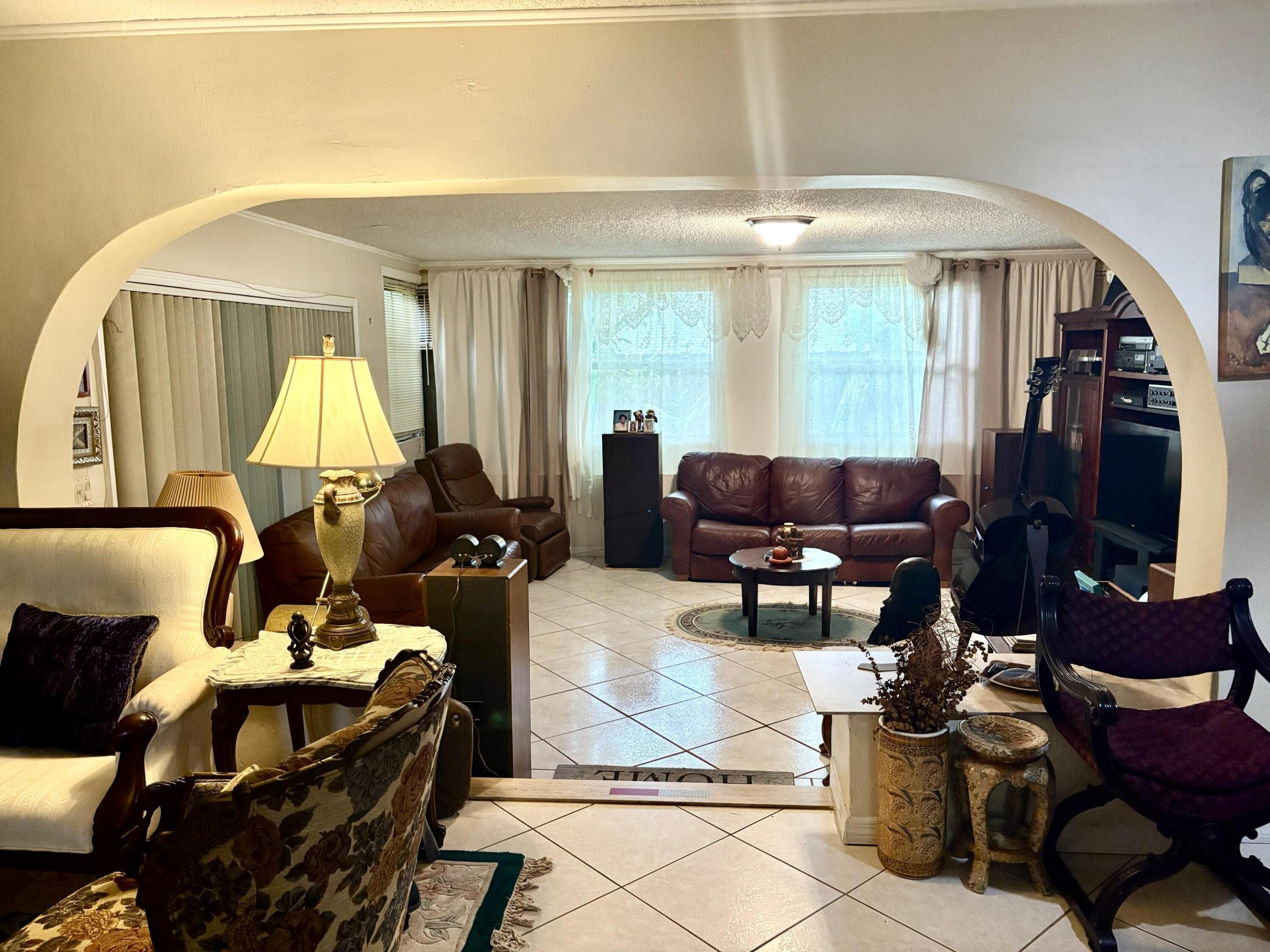 PLANTATION SUNRISE HEIGHTS 1ST - Residential