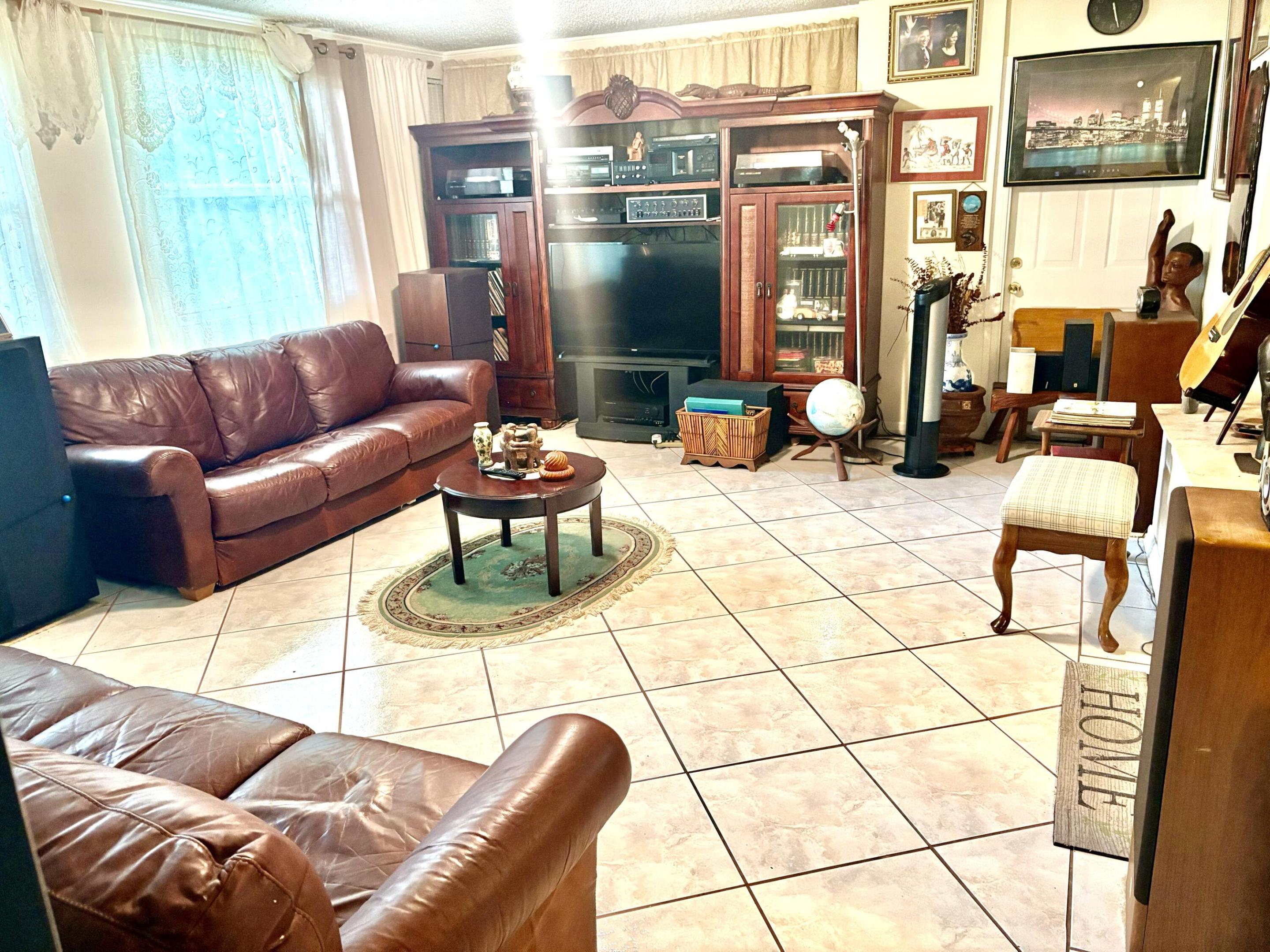PLANTATION SUNRISE HEIGHTS 1ST - Residential