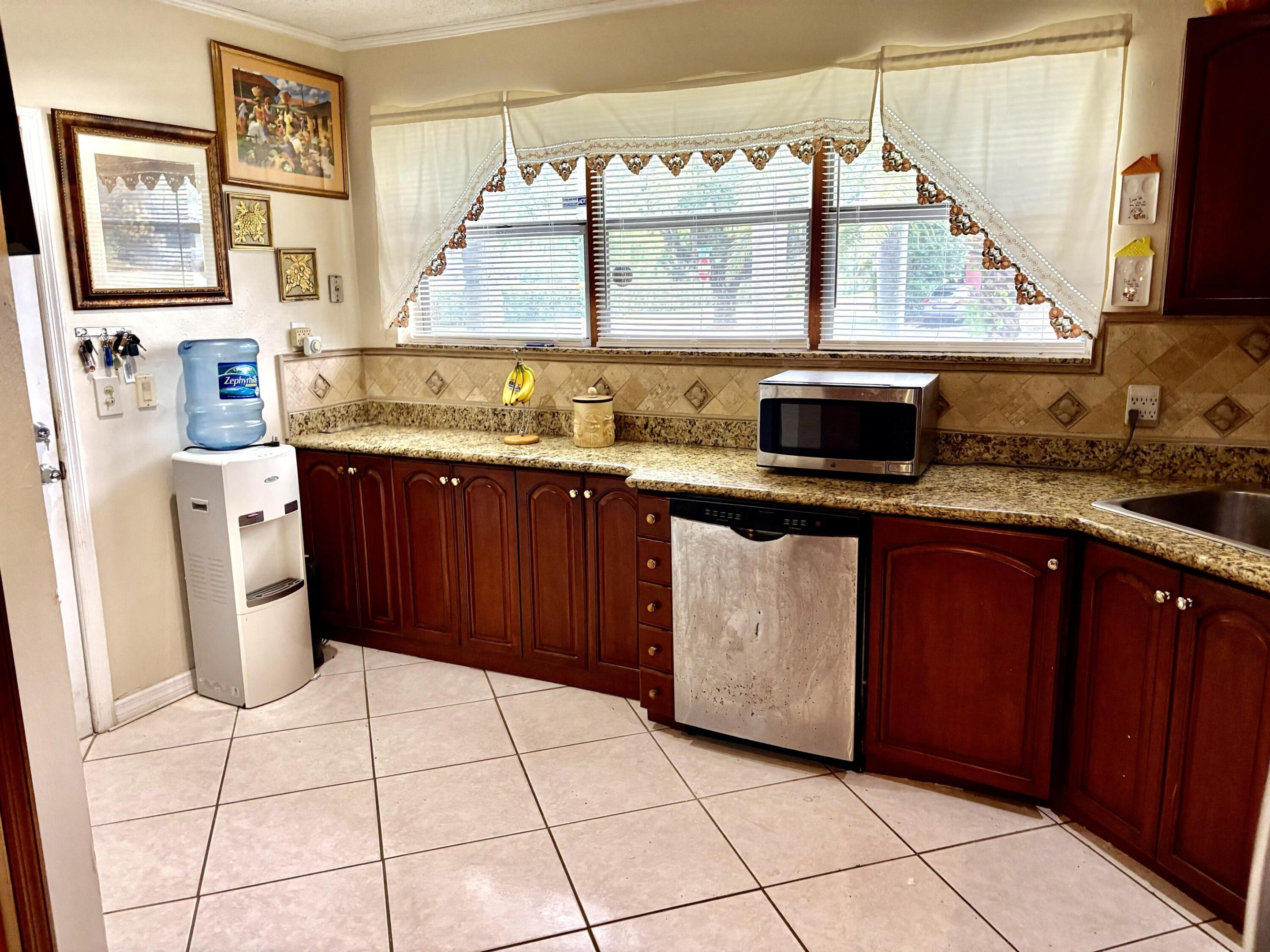 PLANTATION SUNRISE HEIGHTS 1ST - Residential