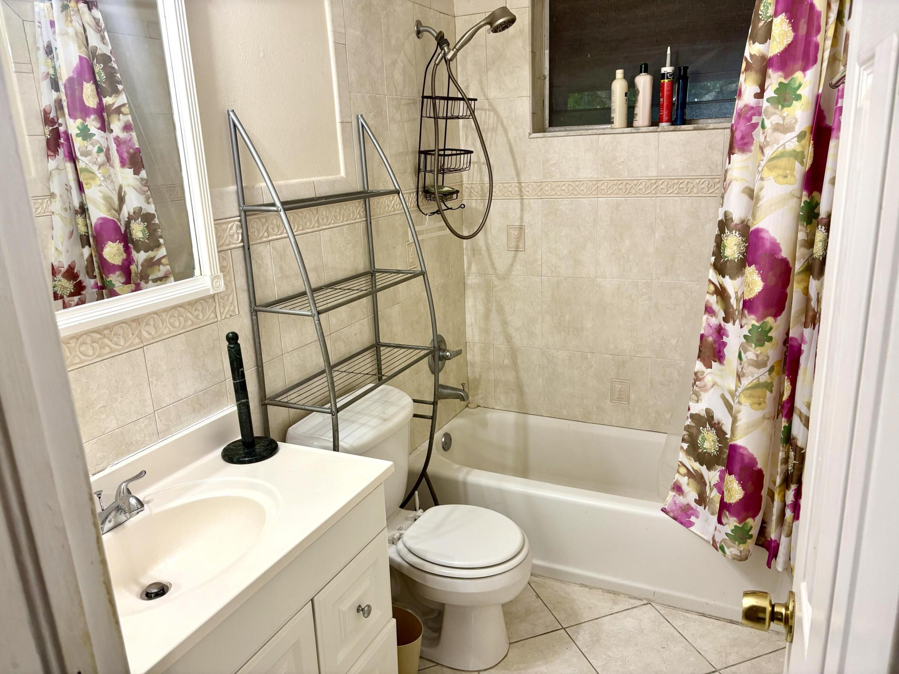 PLANTATION SUNRISE HEIGHTS 1ST - Residential