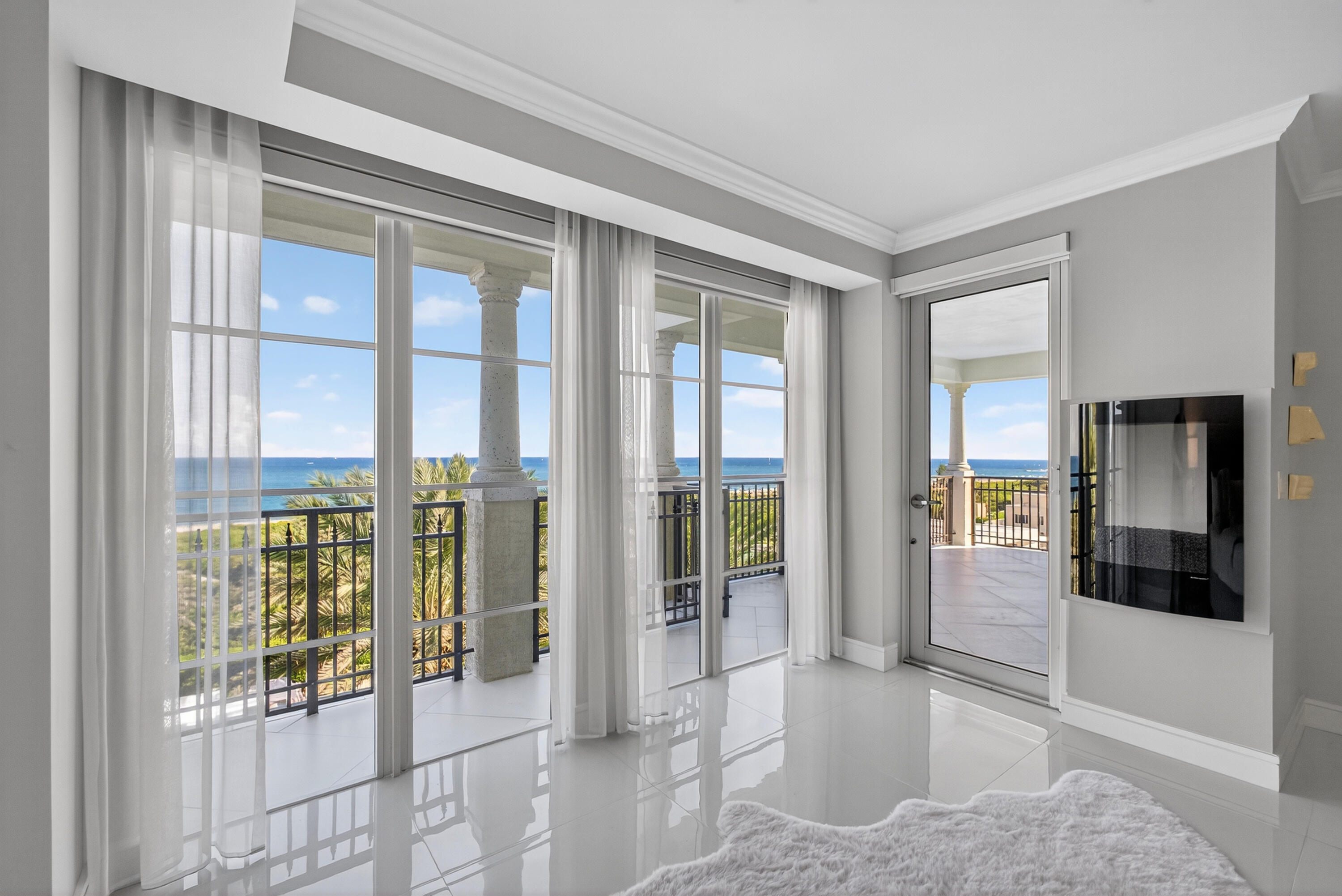 DOLCE VITA CONDO - Residential