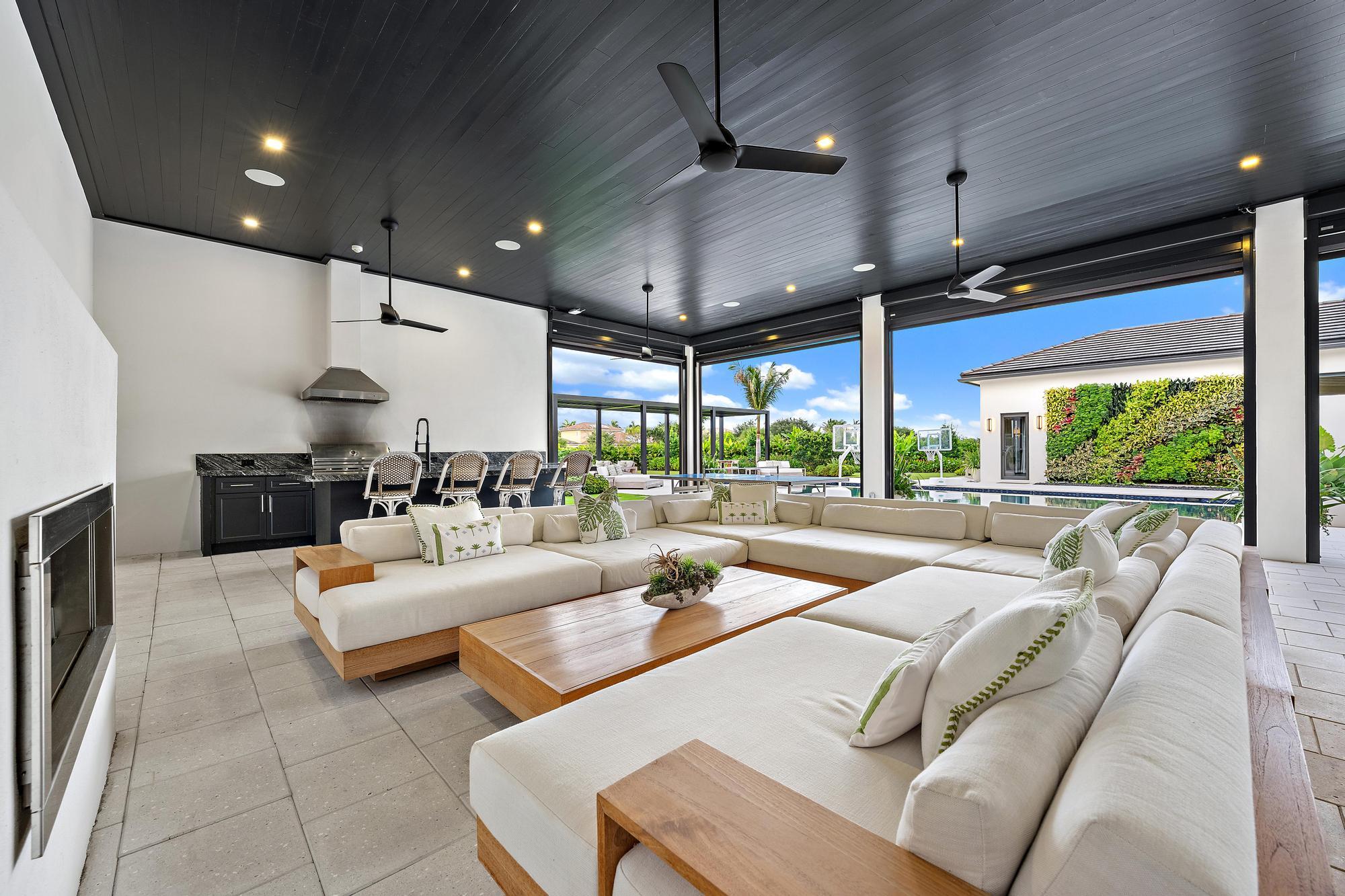 IBIS GOLF AND COUNTRY CLUB - Residential