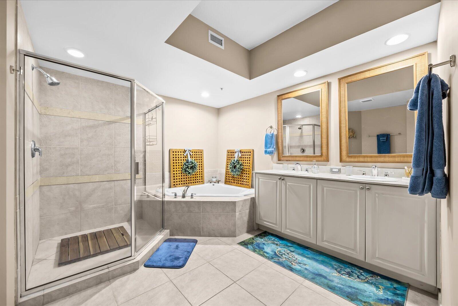 HARBORAGE YACHT CONDO - Residential