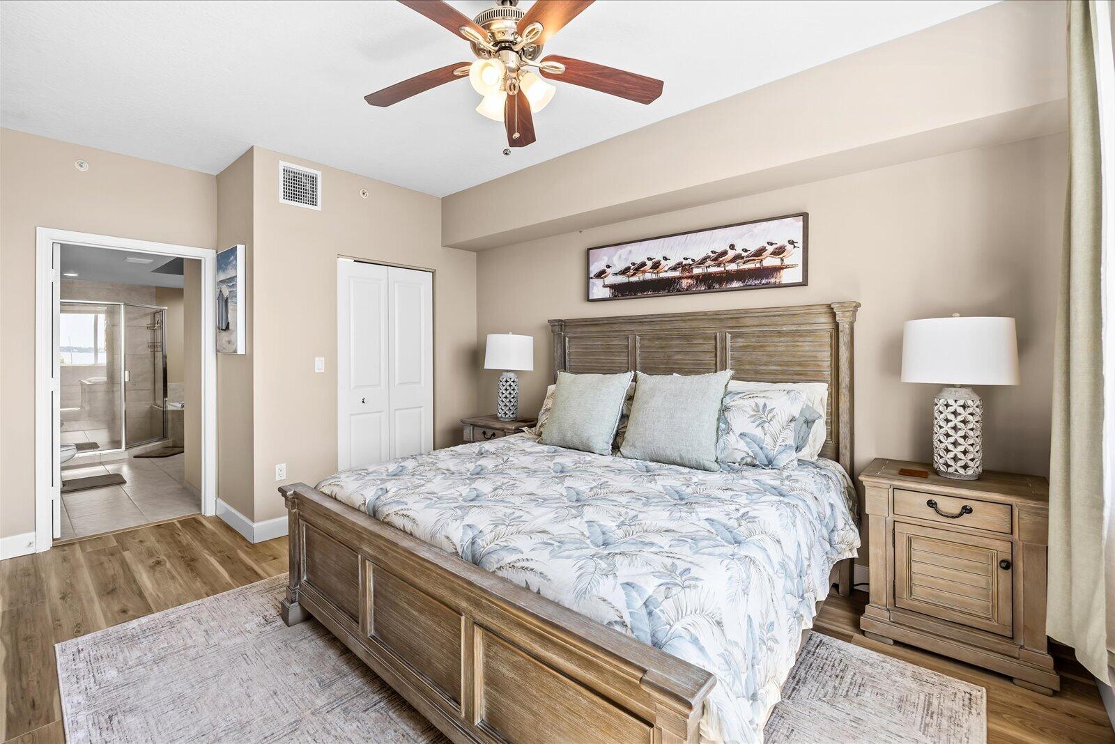 HARBORAGE YACHT CONDO - Residential