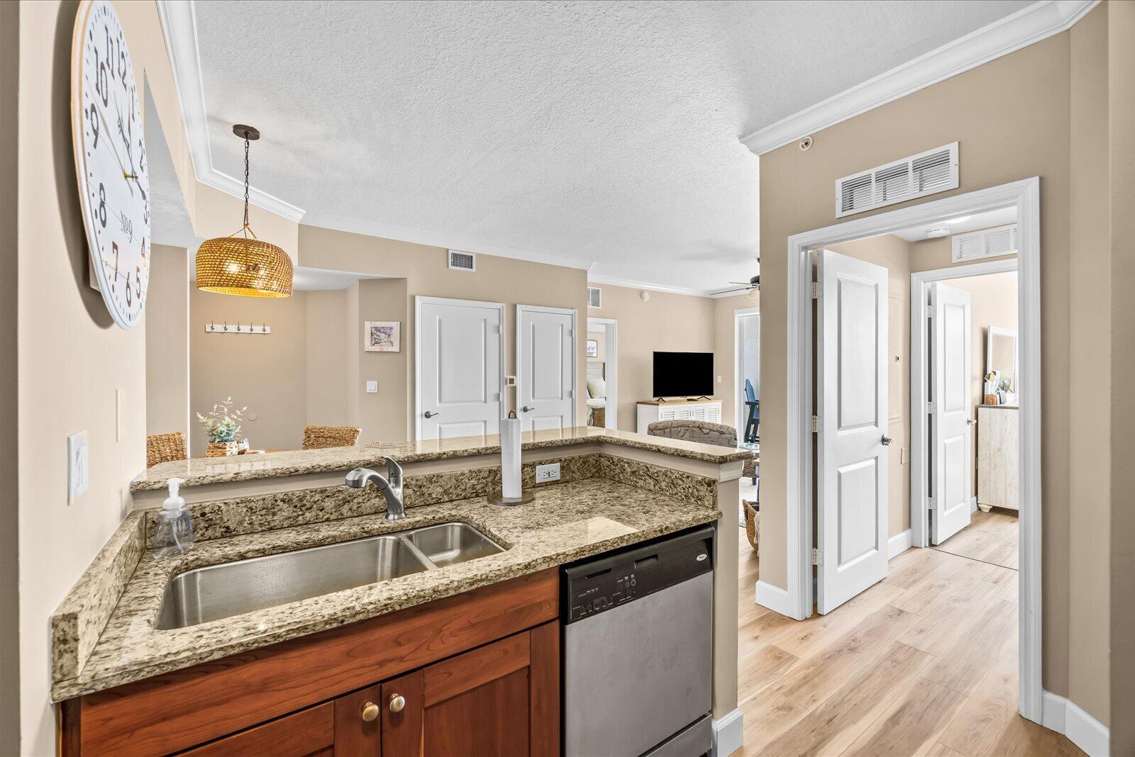 HARBORAGE YACHT CONDO - Residential