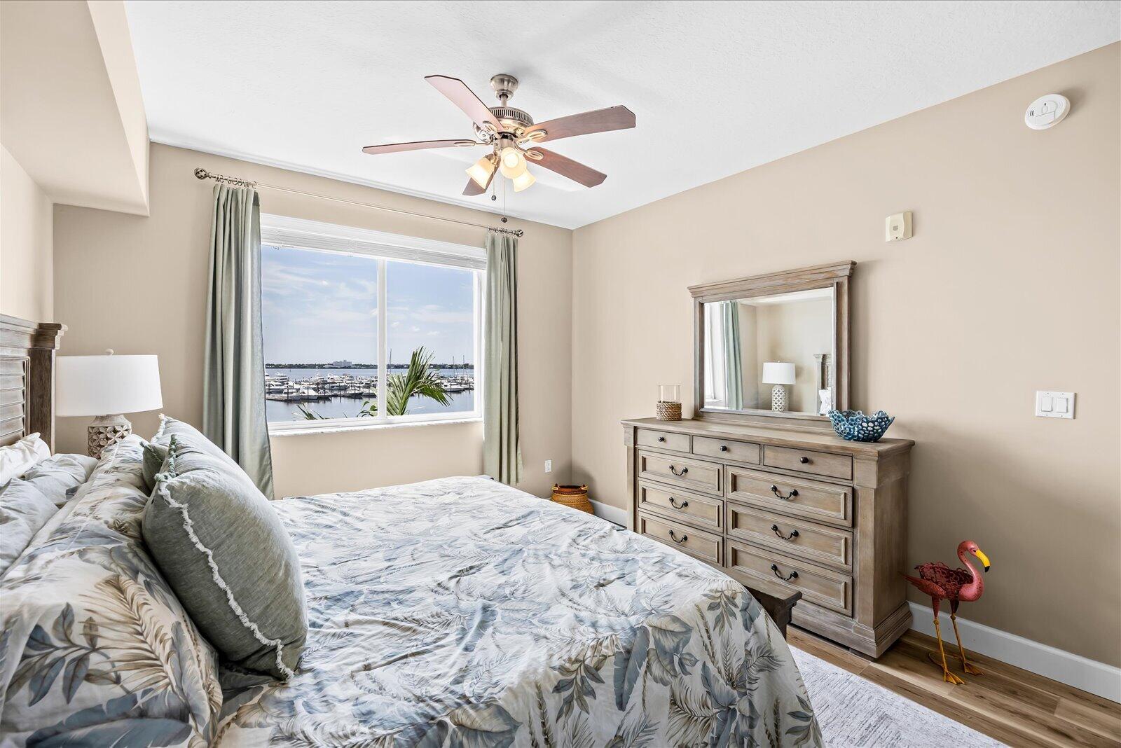 HARBORAGE YACHT CONDO - Residential