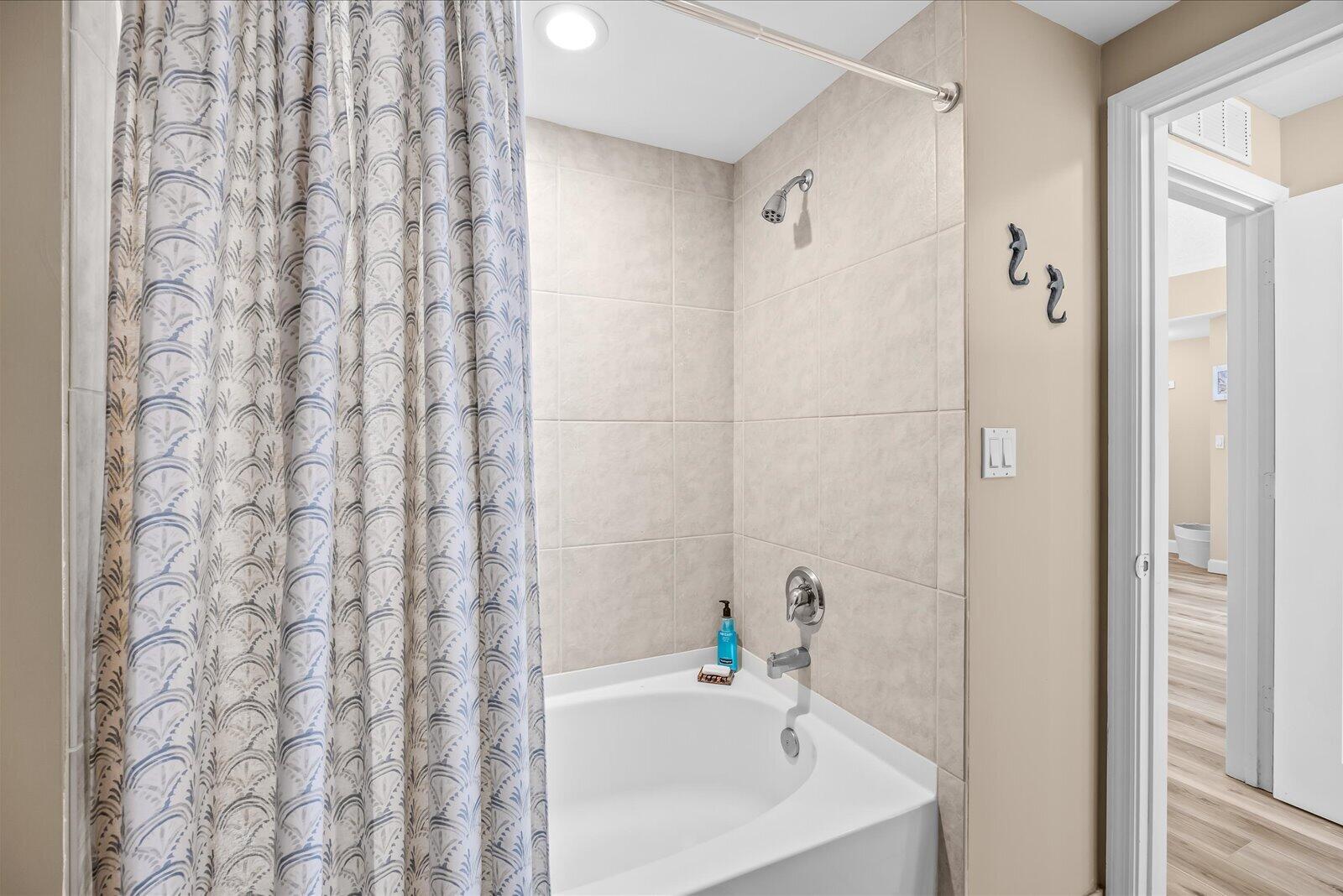 HARBORAGE YACHT CONDO - Residential