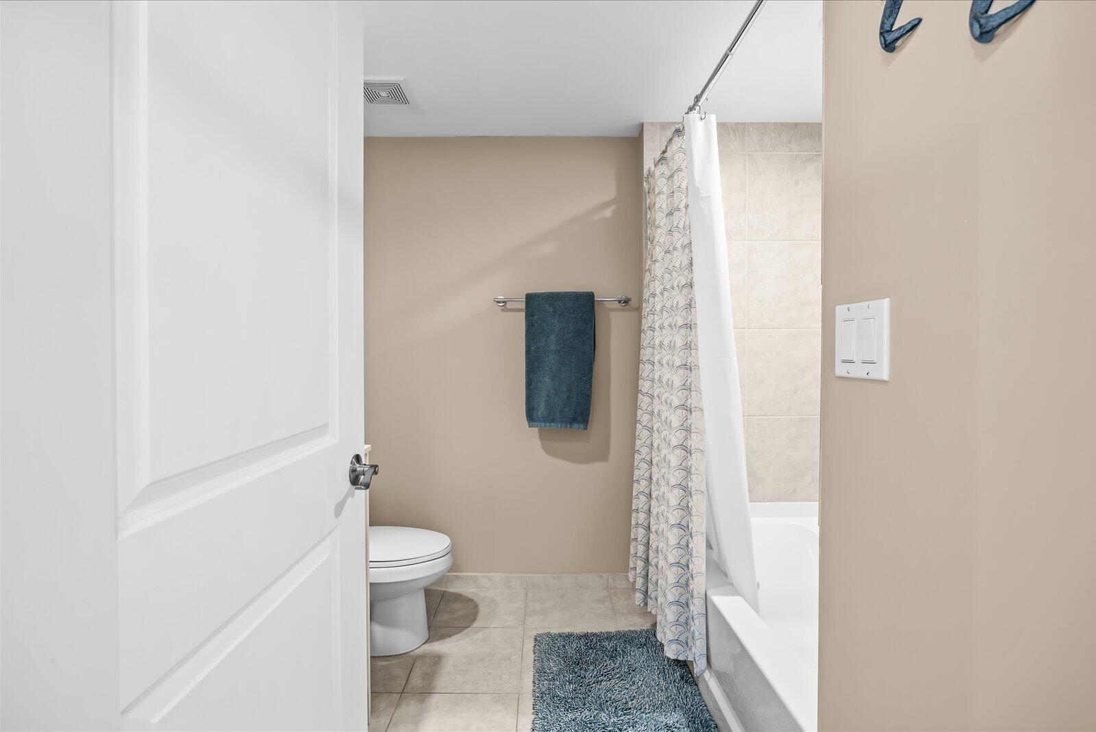 HARBORAGE YACHT CONDO - Residential