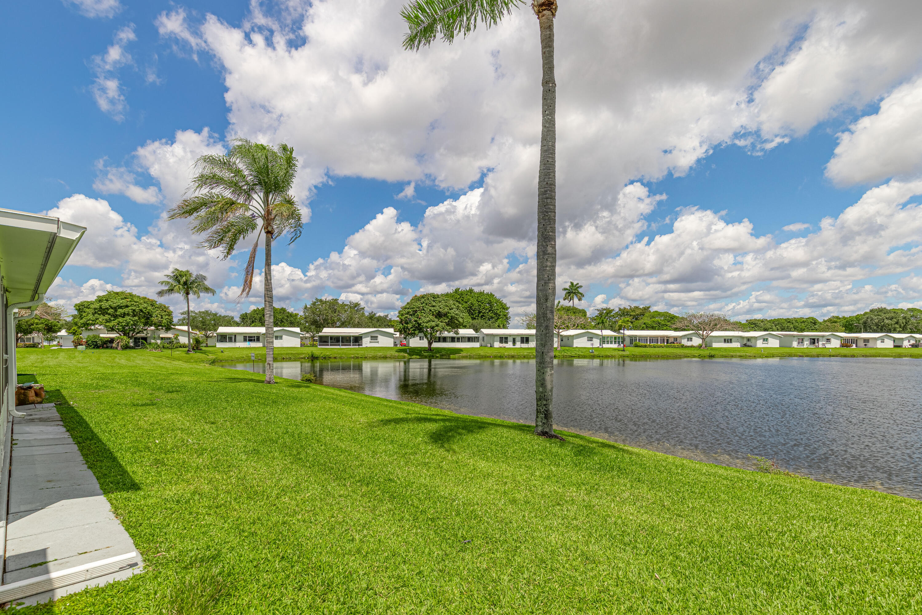 LAUDERDALE WEST CONDO NO XVII - Residential