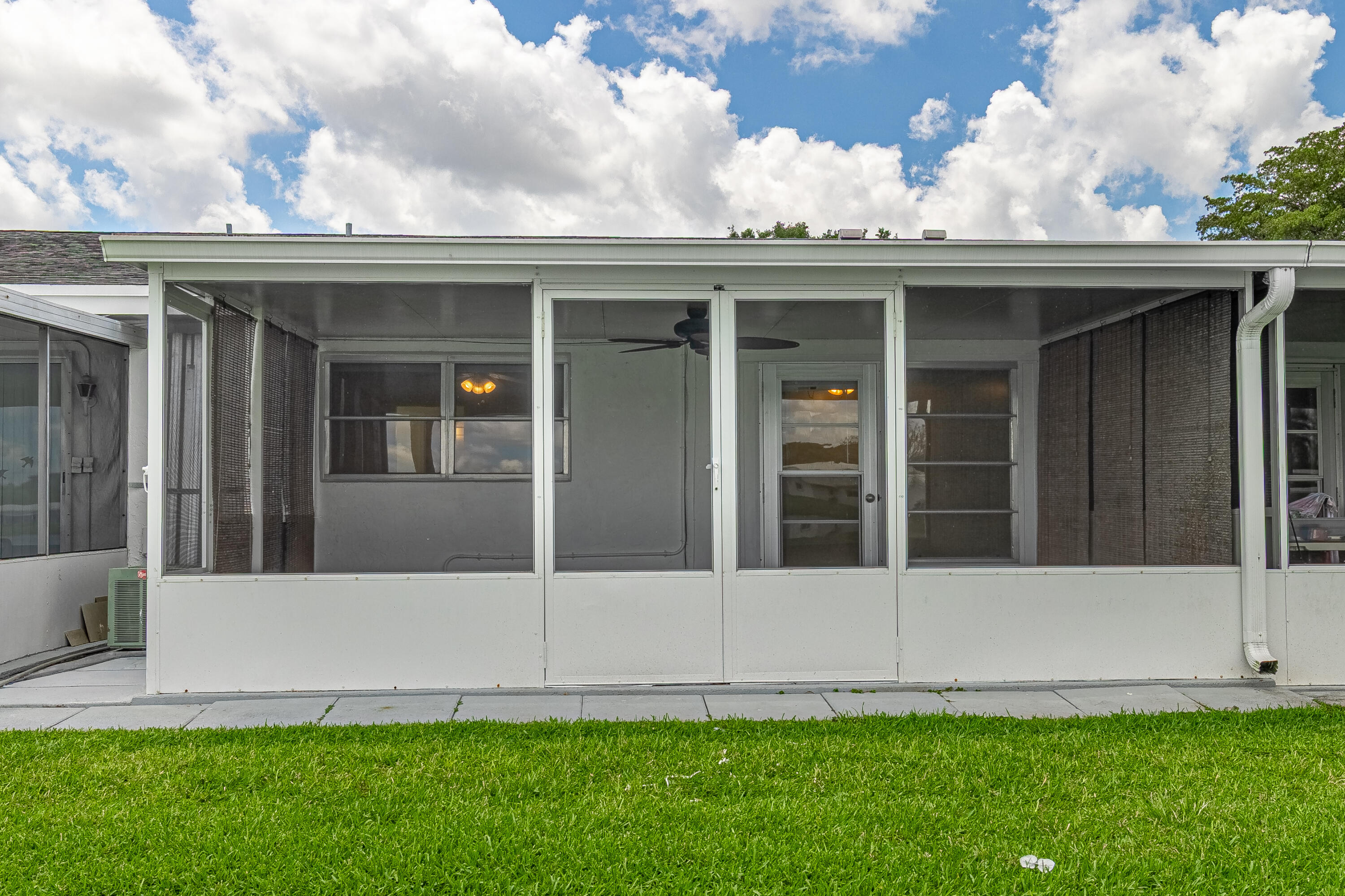 LAUDERDALE WEST CONDO NO XVII - Residential