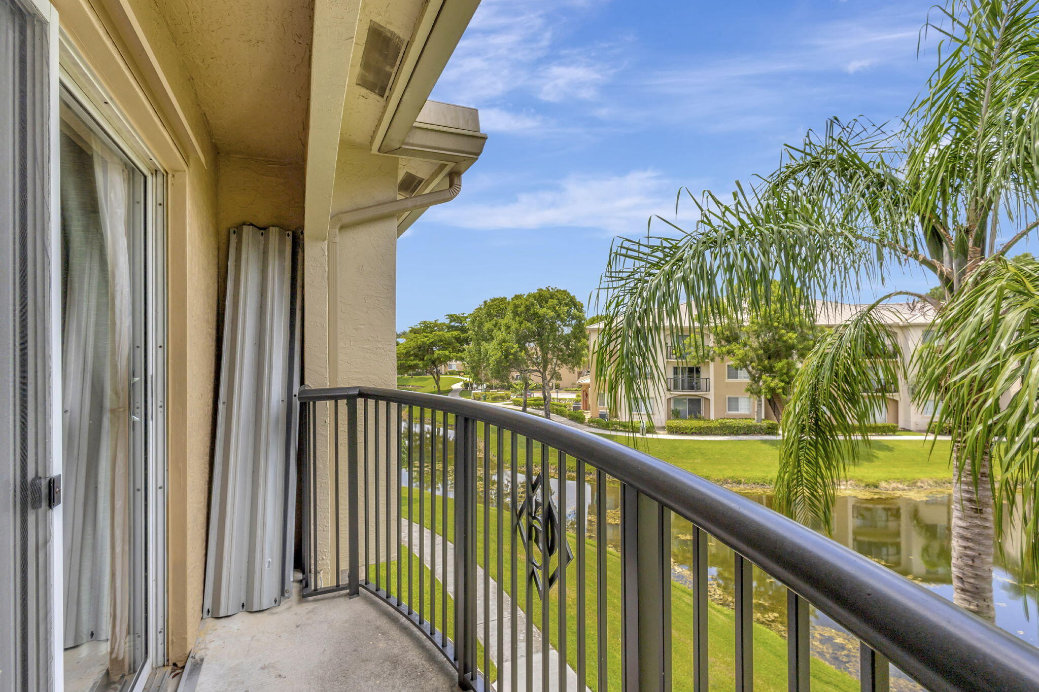 GRAND VIEW AT CRESTWOOD CONDO - Residential Lease