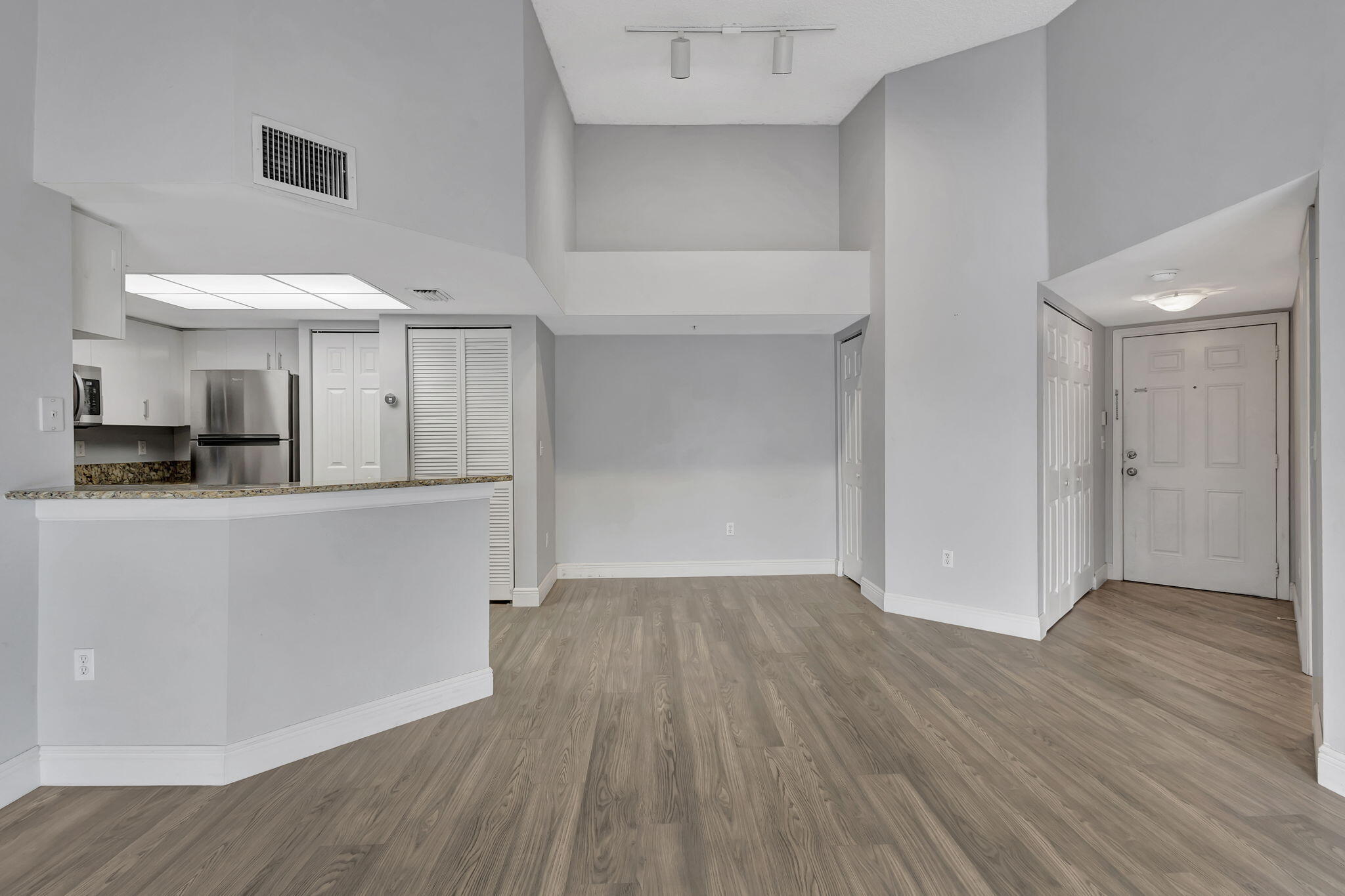 GRAND VIEW AT CRESTWOOD CONDO - Residential Lease