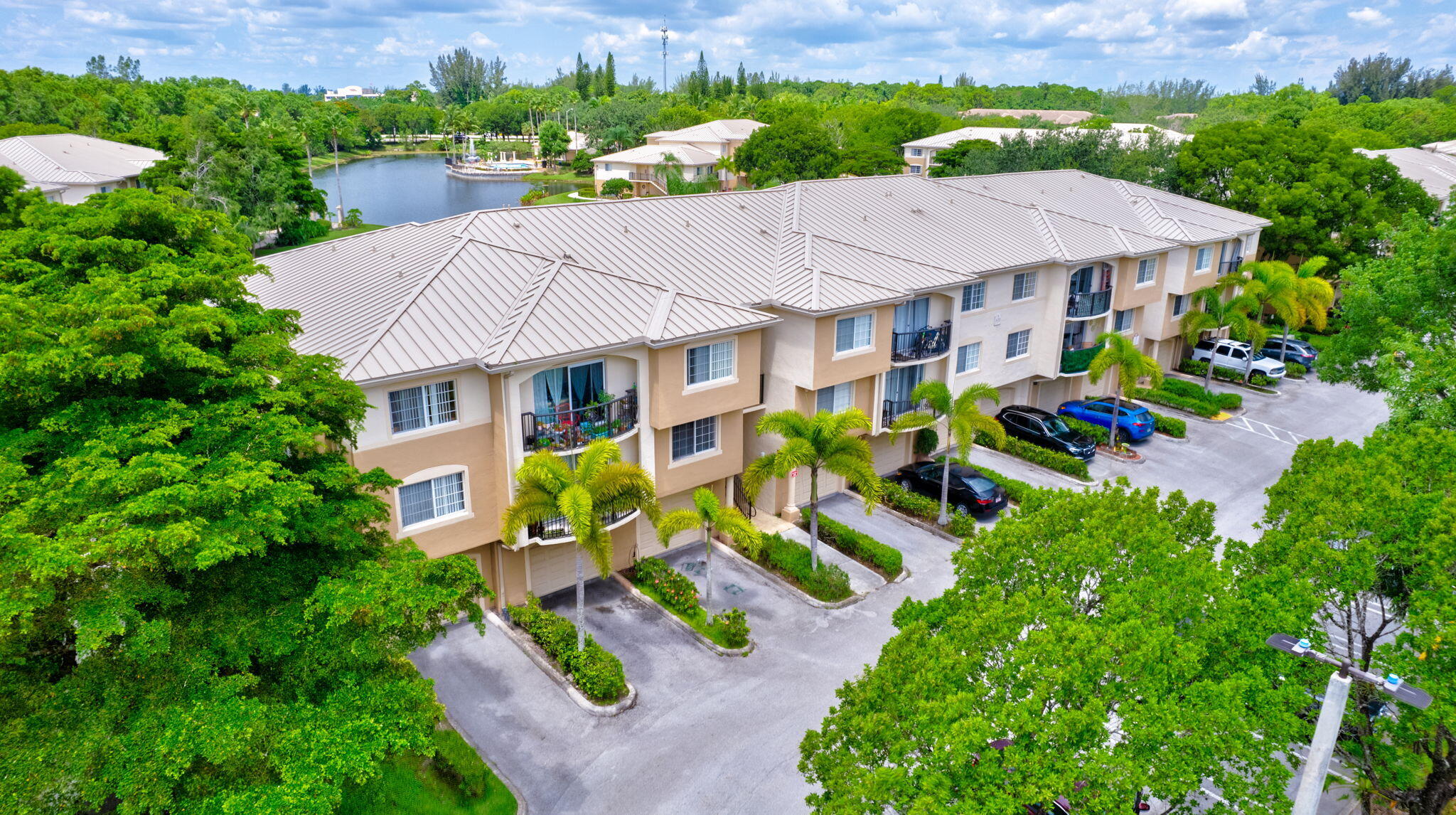 GRAND VIEW AT CRESTWOOD CONDO - Residential Lease
