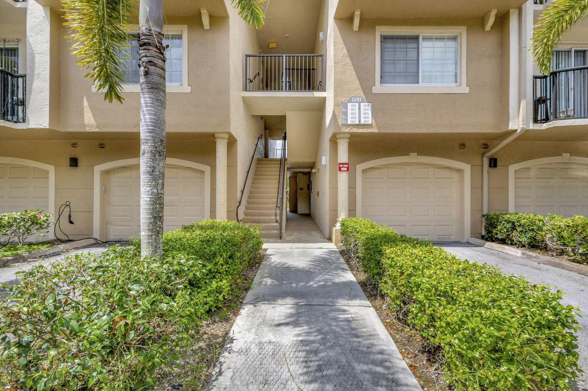 GRAND VIEW AT CRESTWOOD CONDO - Residential Lease