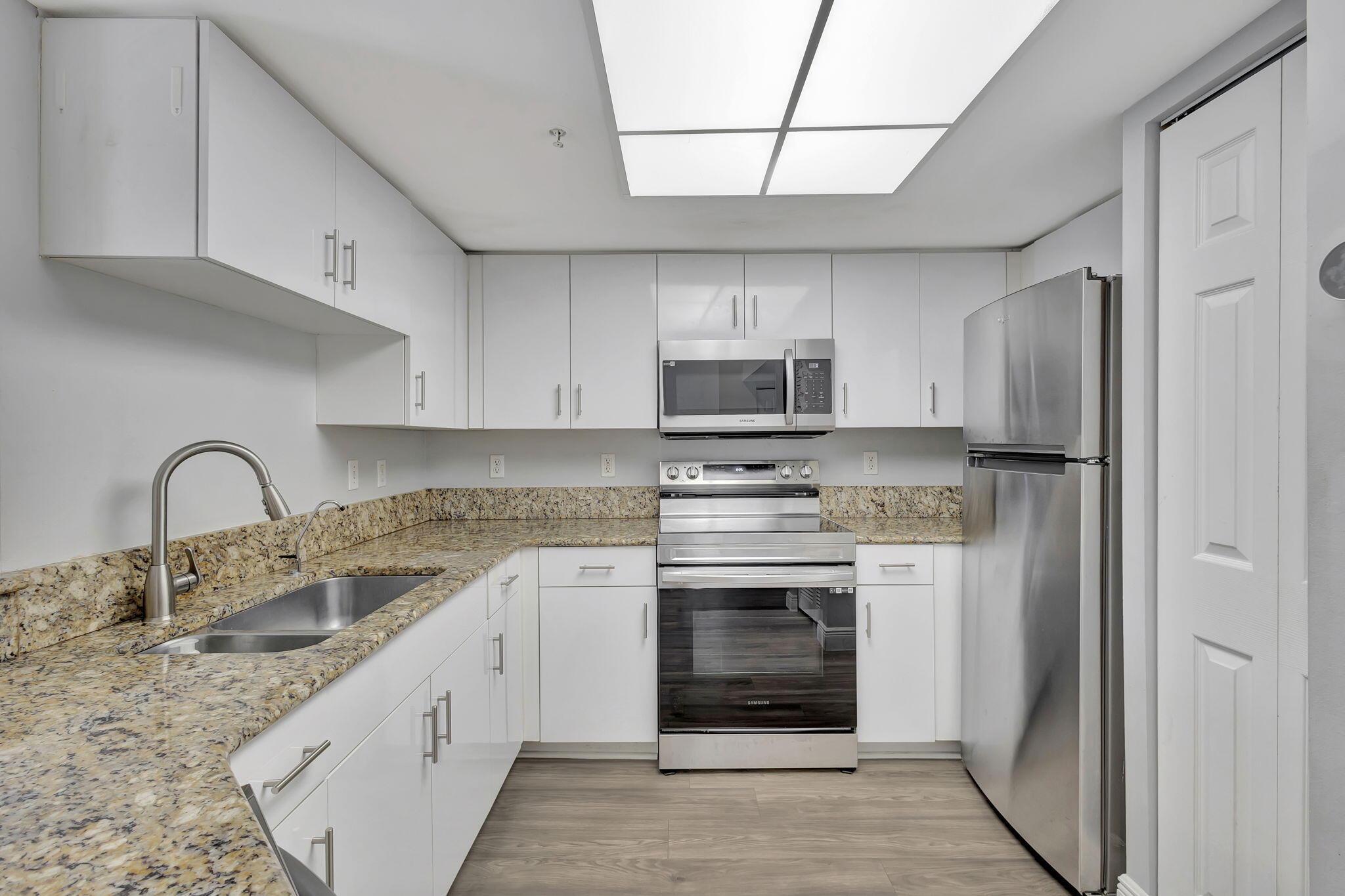GRAND VIEW AT CRESTWOOD CONDO - Residential Lease