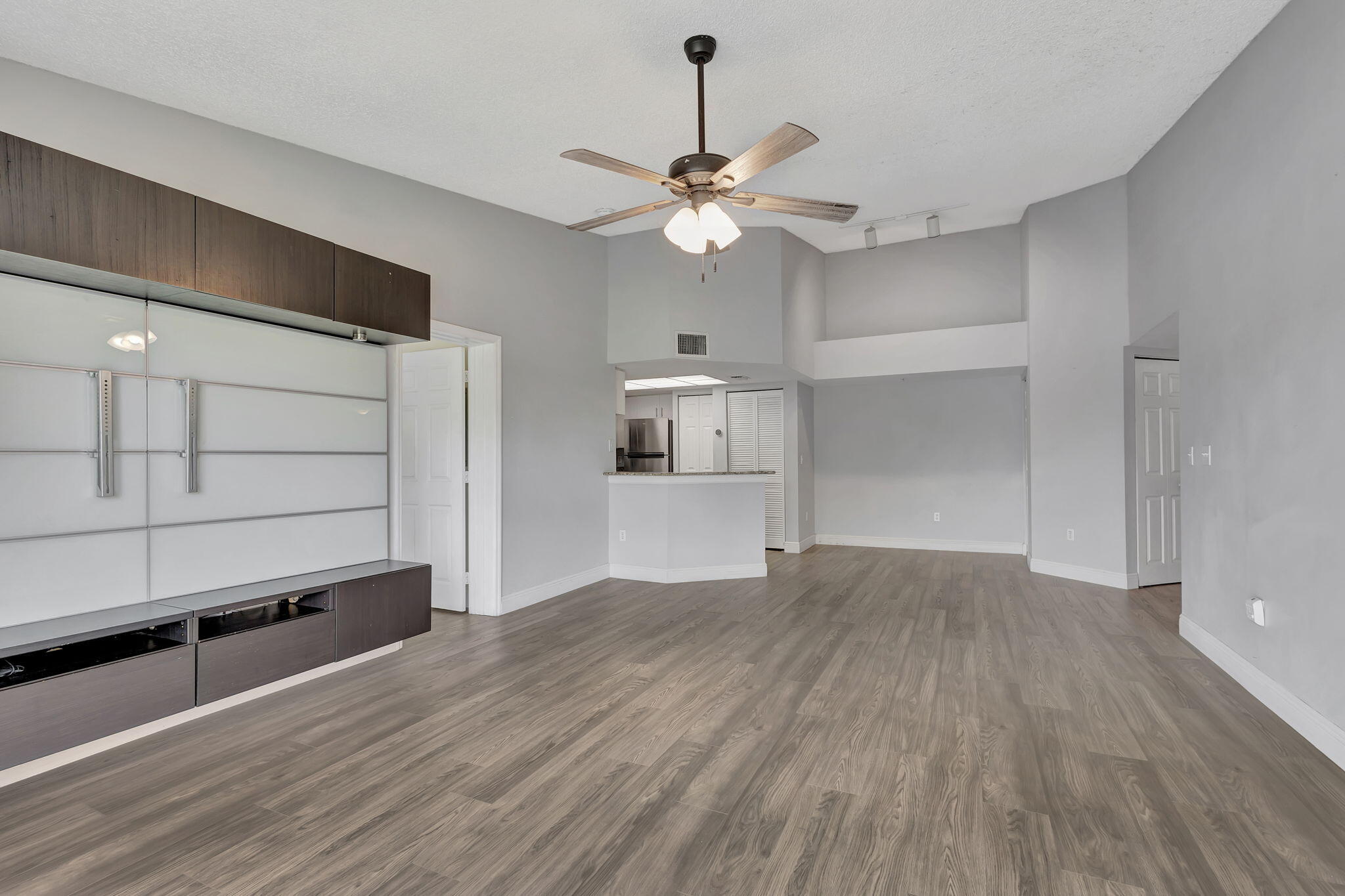 GRAND VIEW AT CRESTWOOD CONDO - Residential Lease
