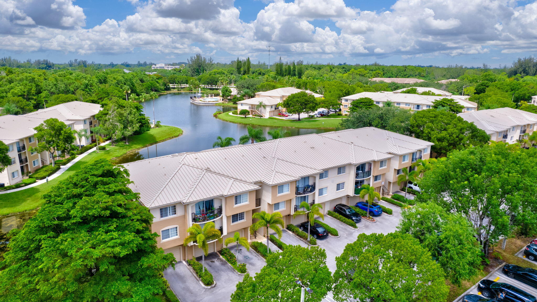 GRAND VIEW AT CRESTWOOD CONDO - Residential Lease