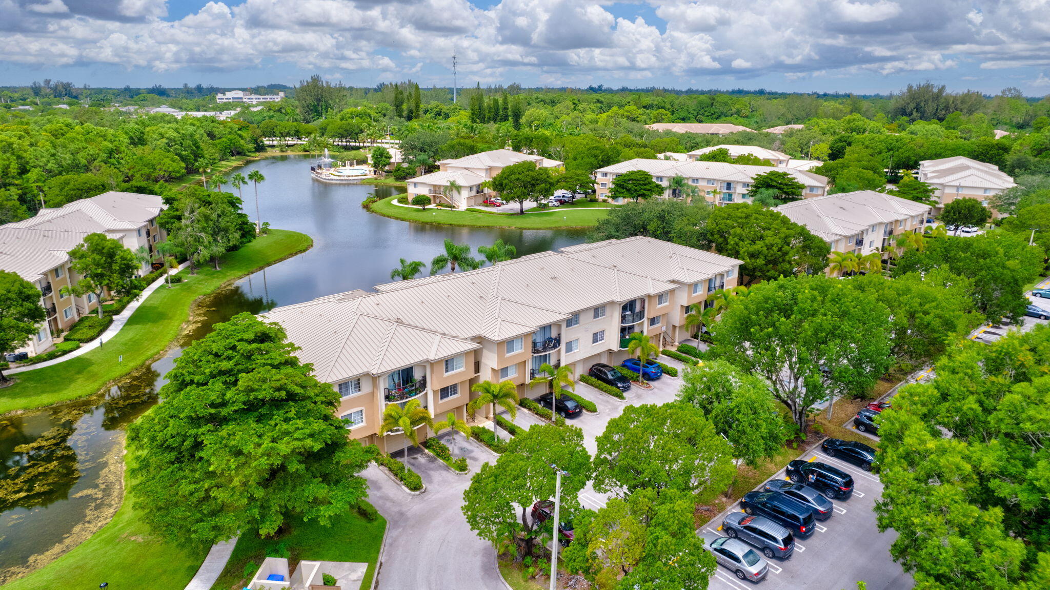 GRAND VIEW AT CRESTWOOD CONDO - Residential Lease
