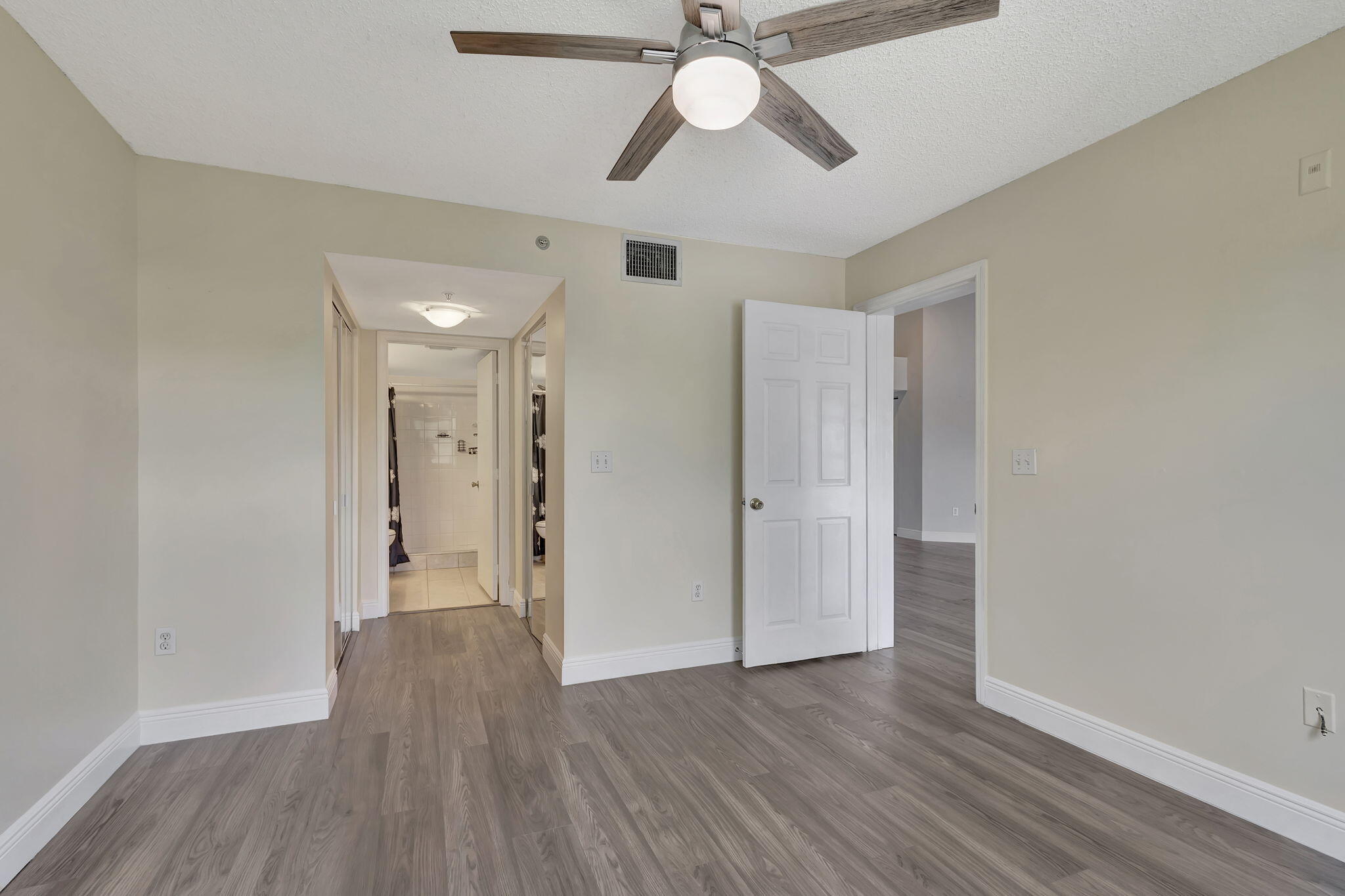GRAND VIEW AT CRESTWOOD CONDO - Residential Lease
