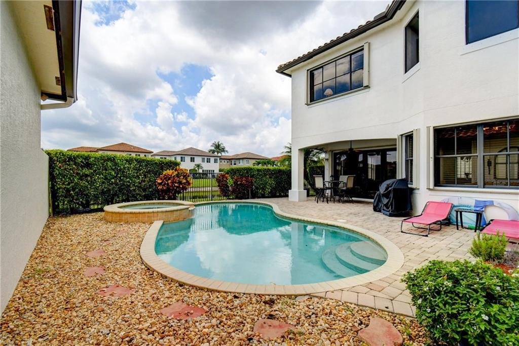 JONATHANS CREEK - Residential Lease