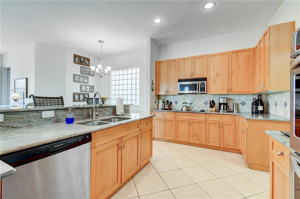 JONATHANS CREEK - Residential Lease