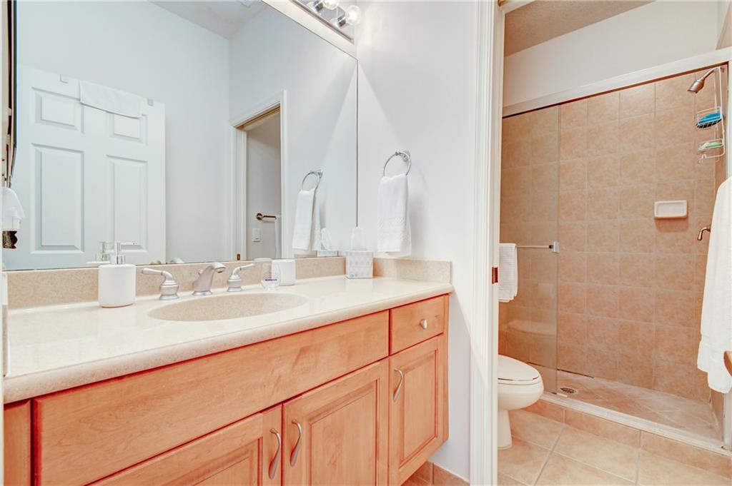 JONATHANS CREEK - Residential Lease
