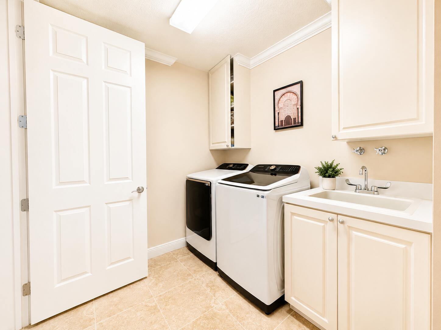 HARBOUR ISLE AT HUTCHINSON ISLAND WEST - Residential Lease