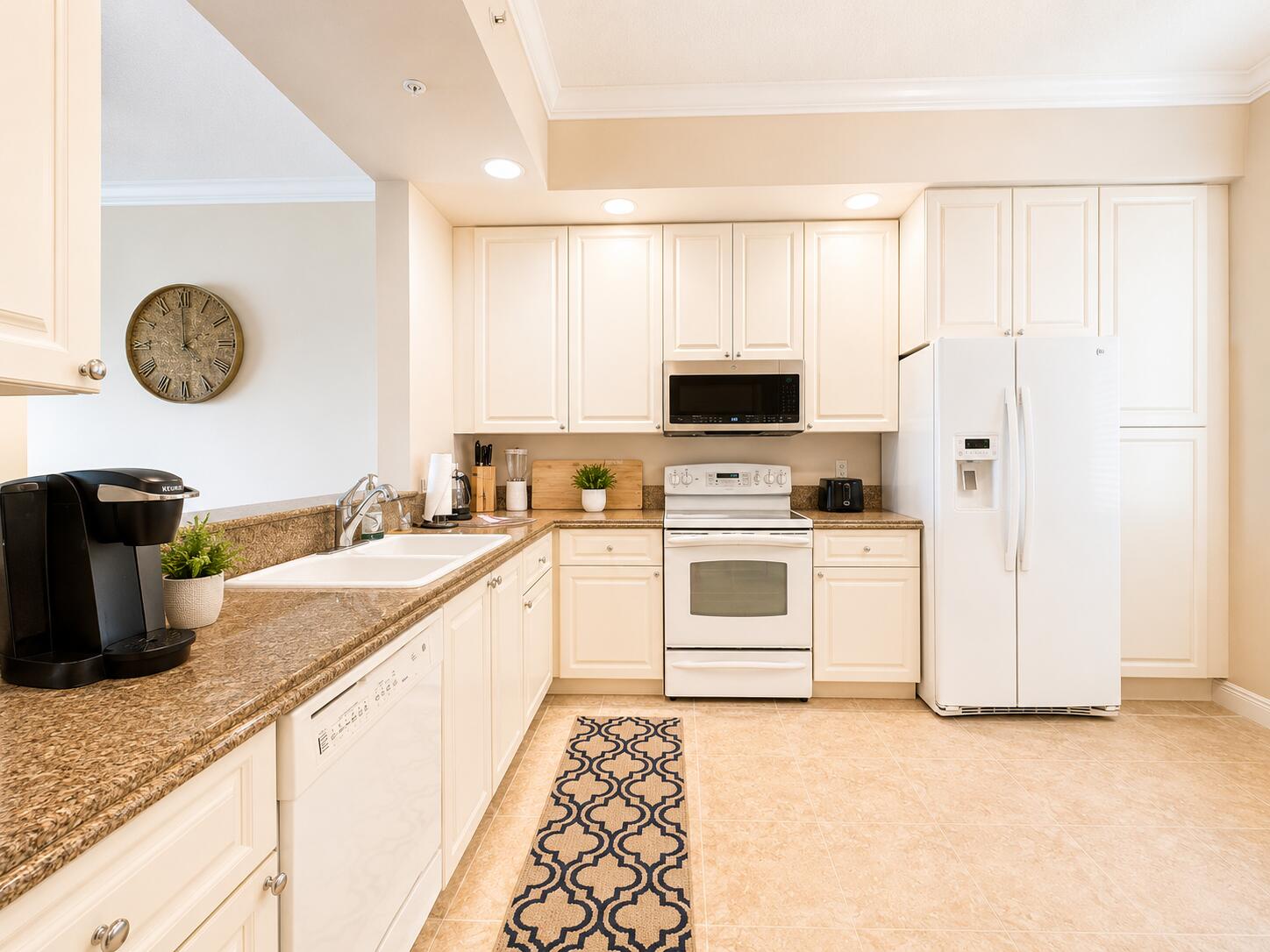 HARBOUR ISLE AT HUTCHINSON ISLAND WEST - Residential Lease