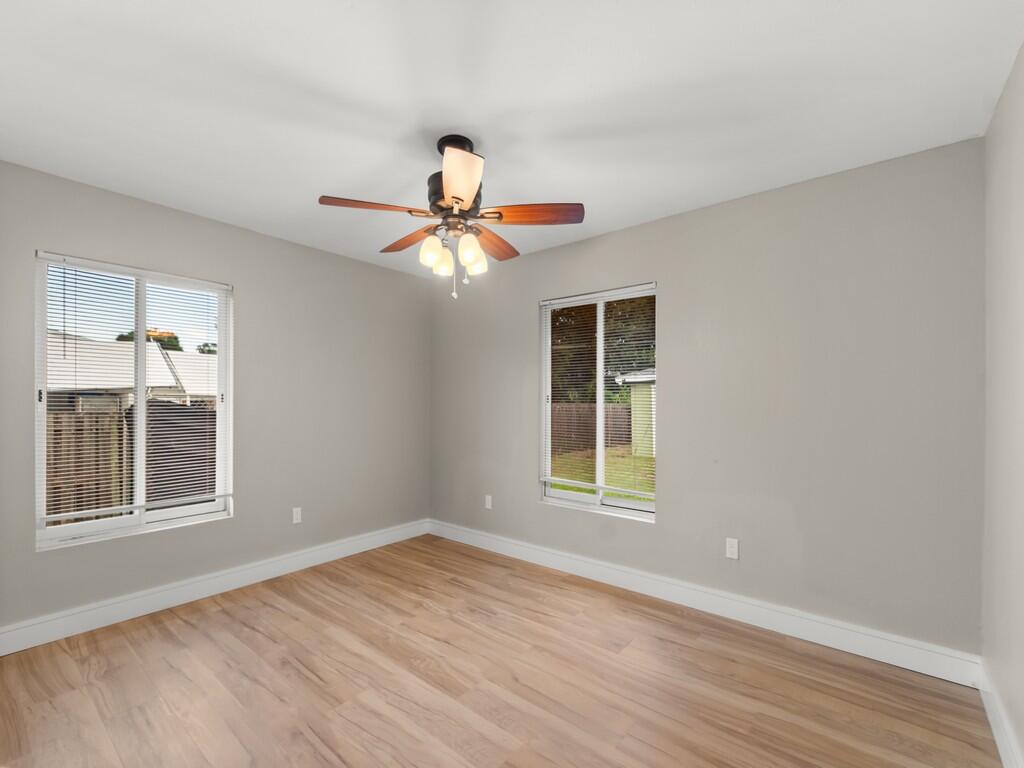 LAKEWOOD PARK UNIT 11 - Residential
